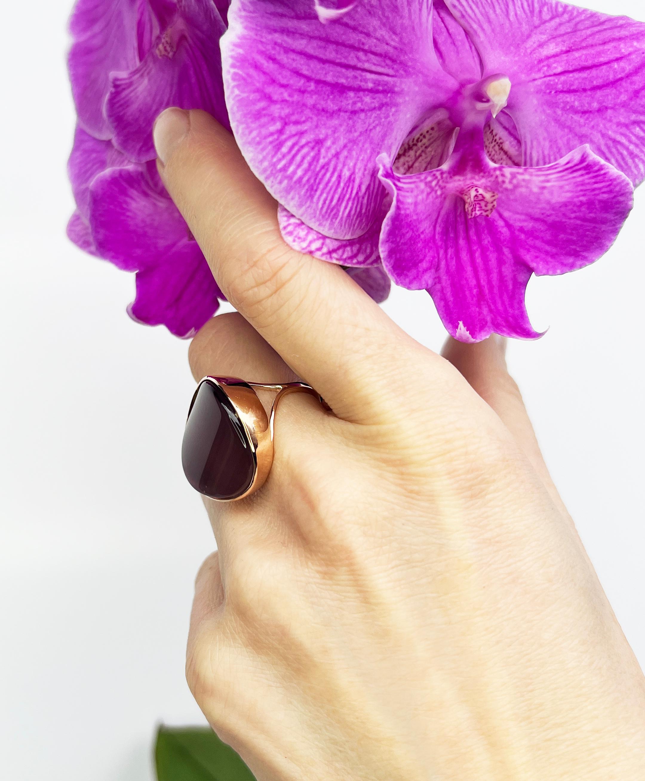 9Kt  Rose Gold Pink Quartz Agata Stone Fashion Cocktail Modernist  Modern Ring For Sale 2