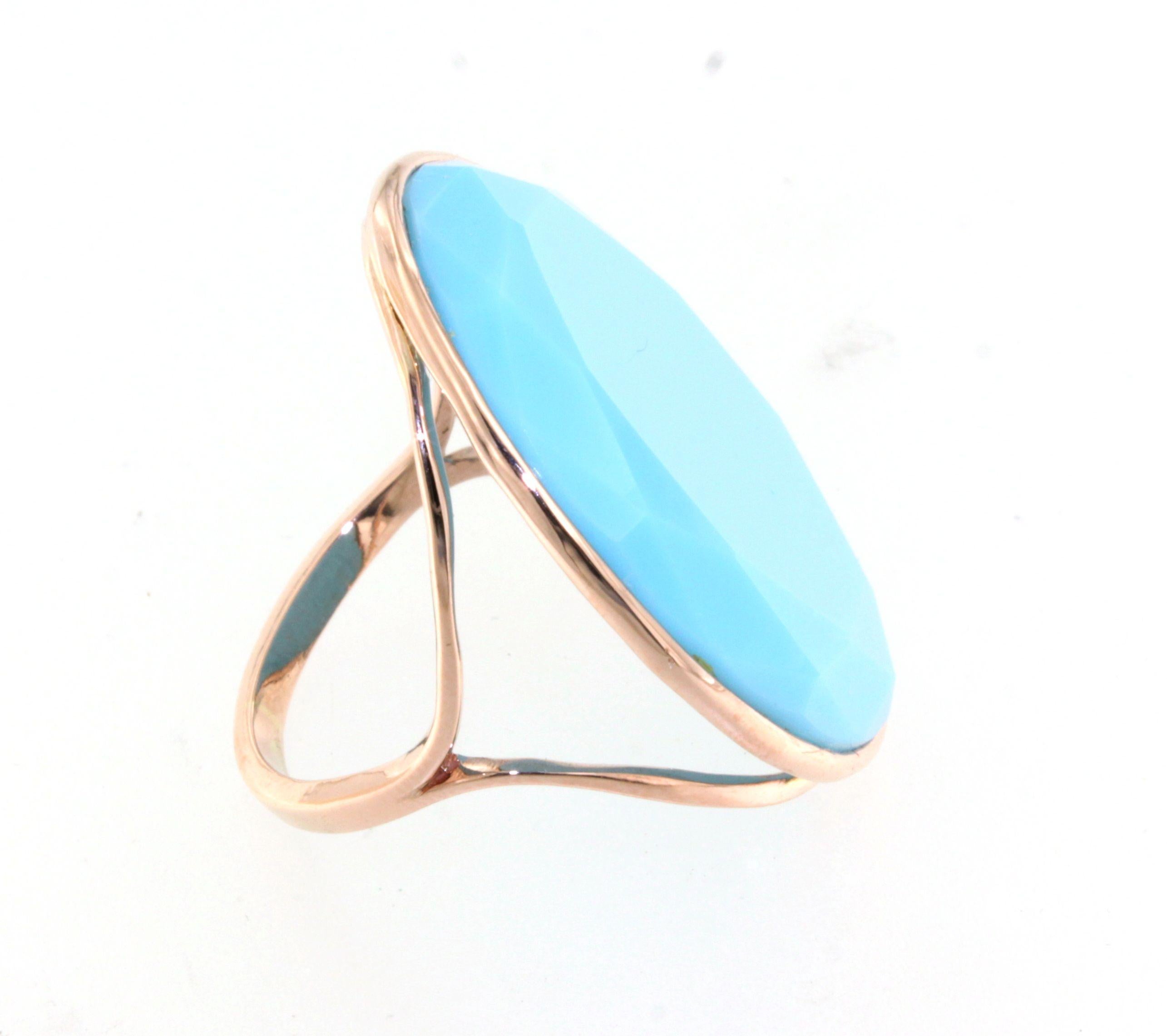 Fashion modern cocktail ring in 9kt rose gold with white quartz stone  handemade in Italy by Stanoppi Jewellery since 1948.  The stone is a real novelty, designed by the stylist Gisella for her new jewels of the spring-summer 2025 collection
The