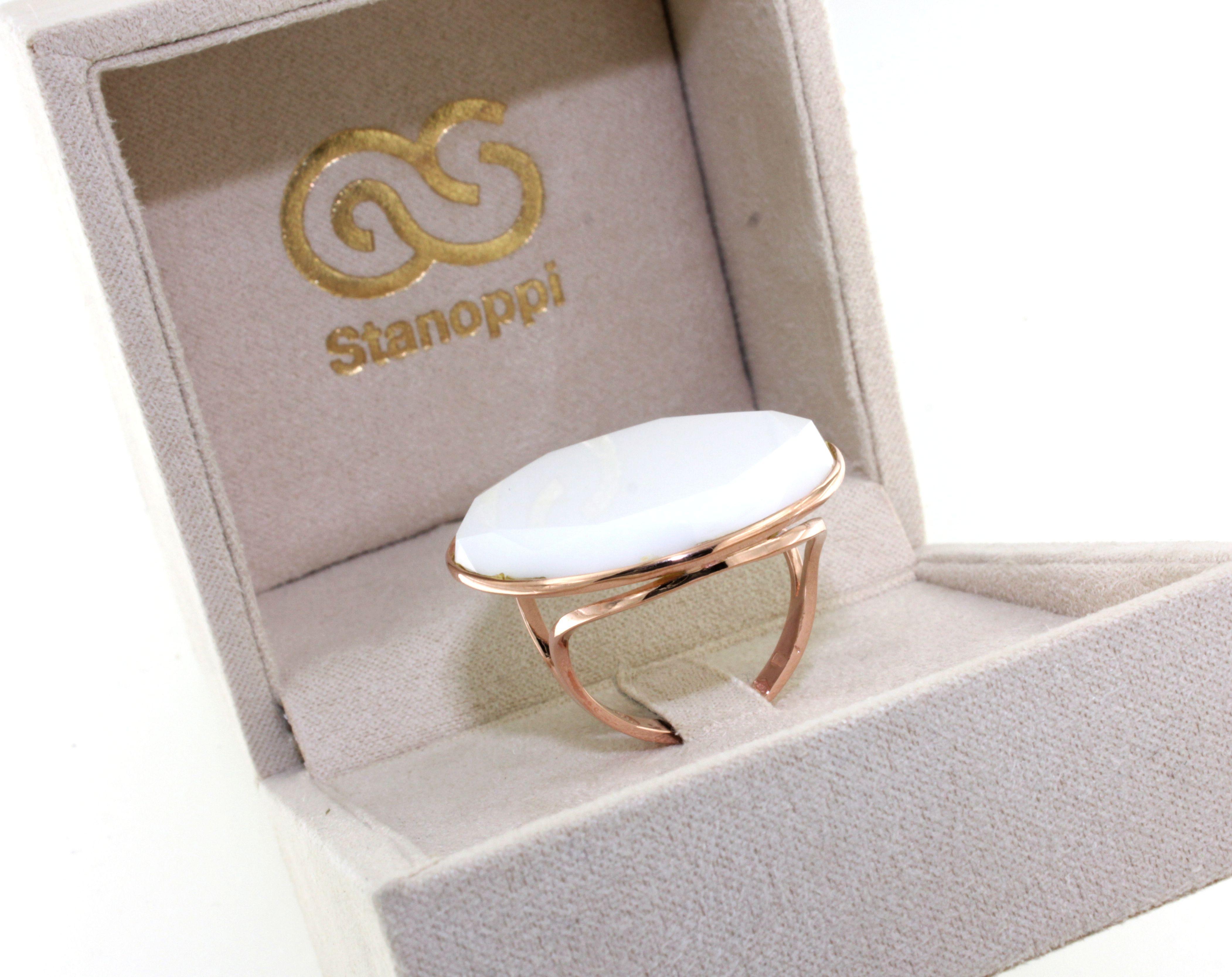 9 Karat Roségold Weißer Quarz Steine Cocktail Moderne Mode Außergewöhnlicher Ring für Damen oder Herren im Angebot
