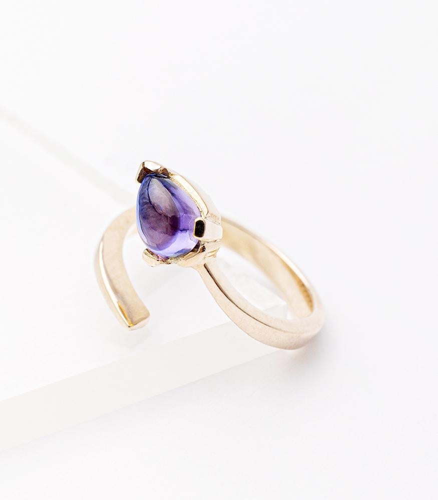 Anello in oro giallo 9Kt con pietre d'ametista, Cocktail, Moda moderna e design sorprendente In condizioni Nuovo in vendita a GALLARATE, IT