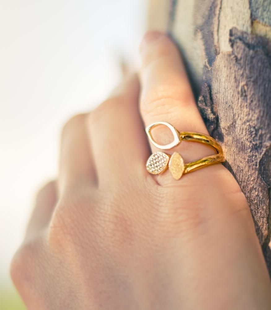 9kt Gelbgold Giselle Kollektion Ginkgo Diamanten Design Mode Einzigartiger Ring (Moderne) im Angebot