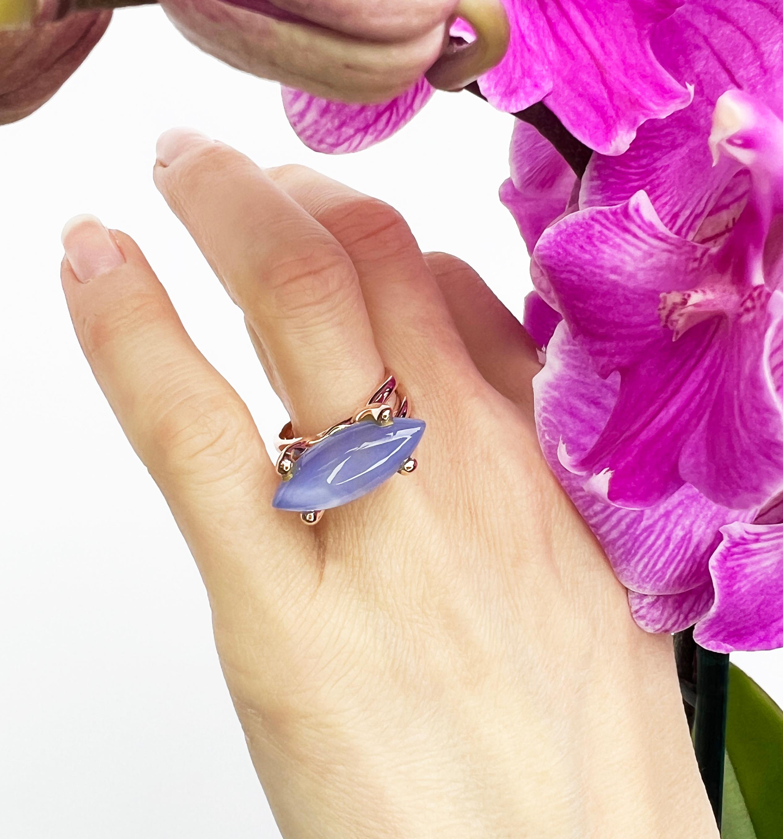 Moderne Or rose 9 carats, double pierre naturelle, topaze bleue, cocktail à la mode  The Moderns en vente