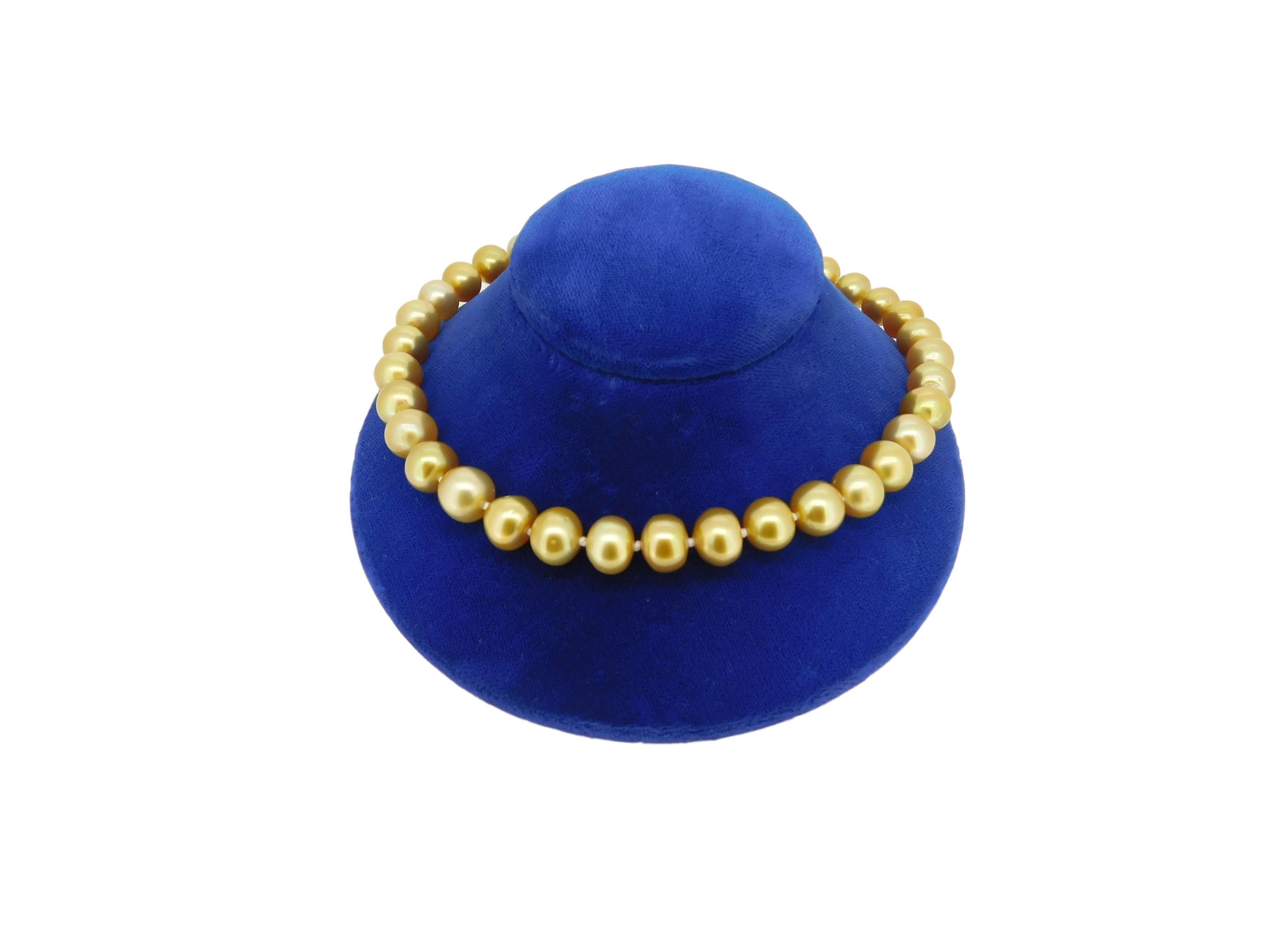 Taille ronde Collier de perles des mers du Sud doré avec fermoir en or jaune 14 carats '#J4569' en vente