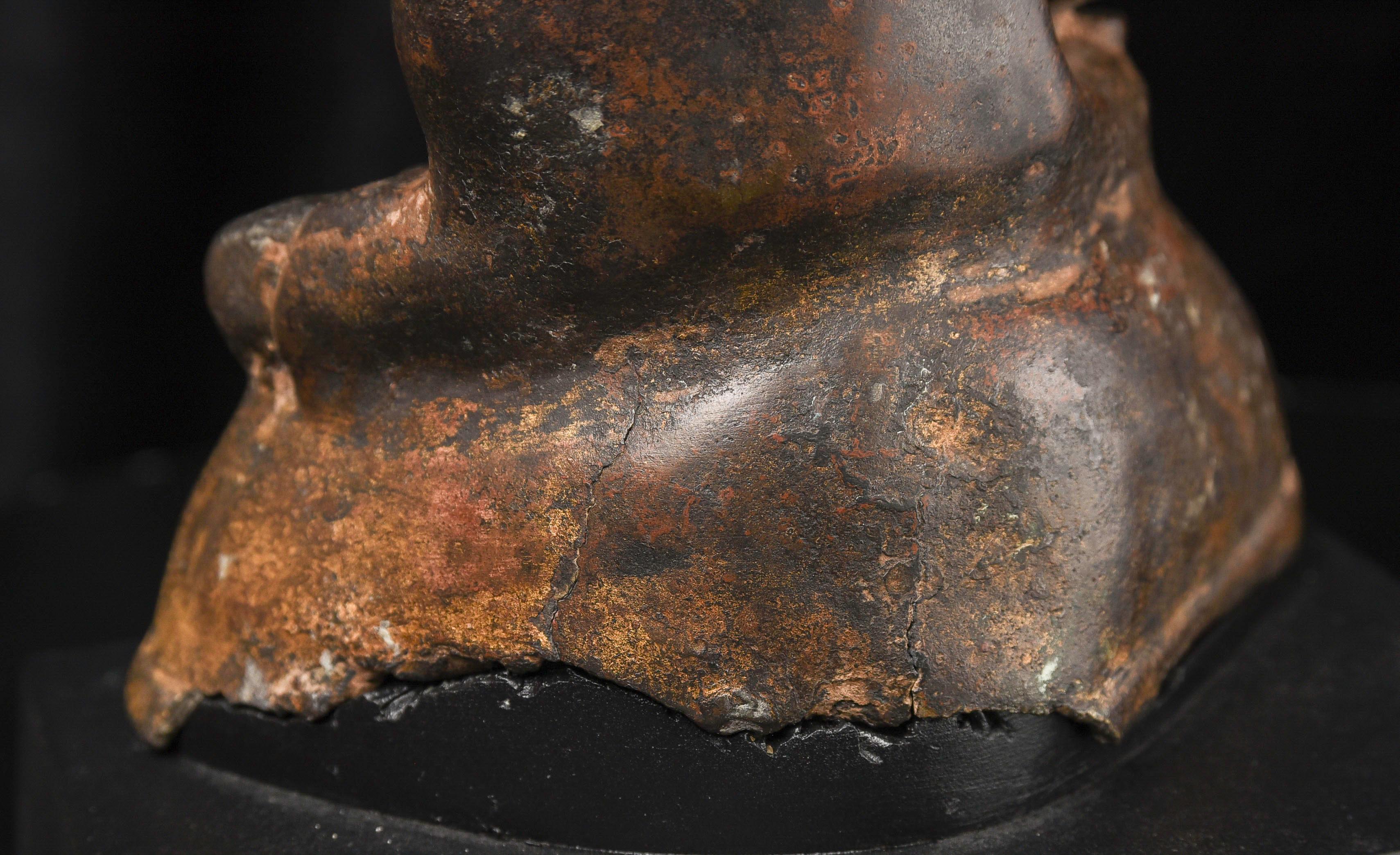 9e/10e siècle, profondément serein, bouddha pré-païen - rare, modelé avec sensibilité, 9883 en vente 4