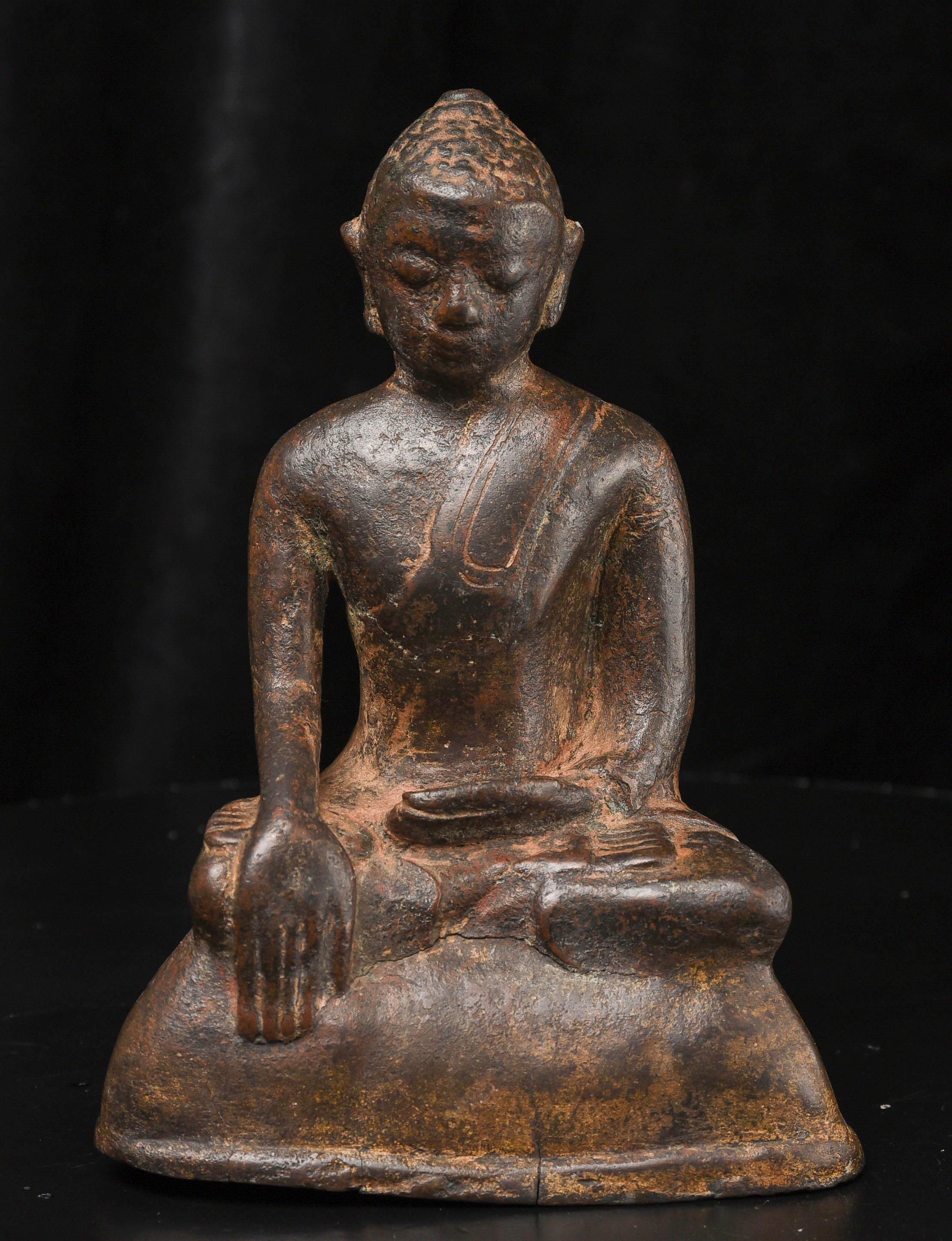 9e/10e siècle, profondément serein, bouddha pré-païen - rare, modelé avec sensibilité, 9883 en vente 5