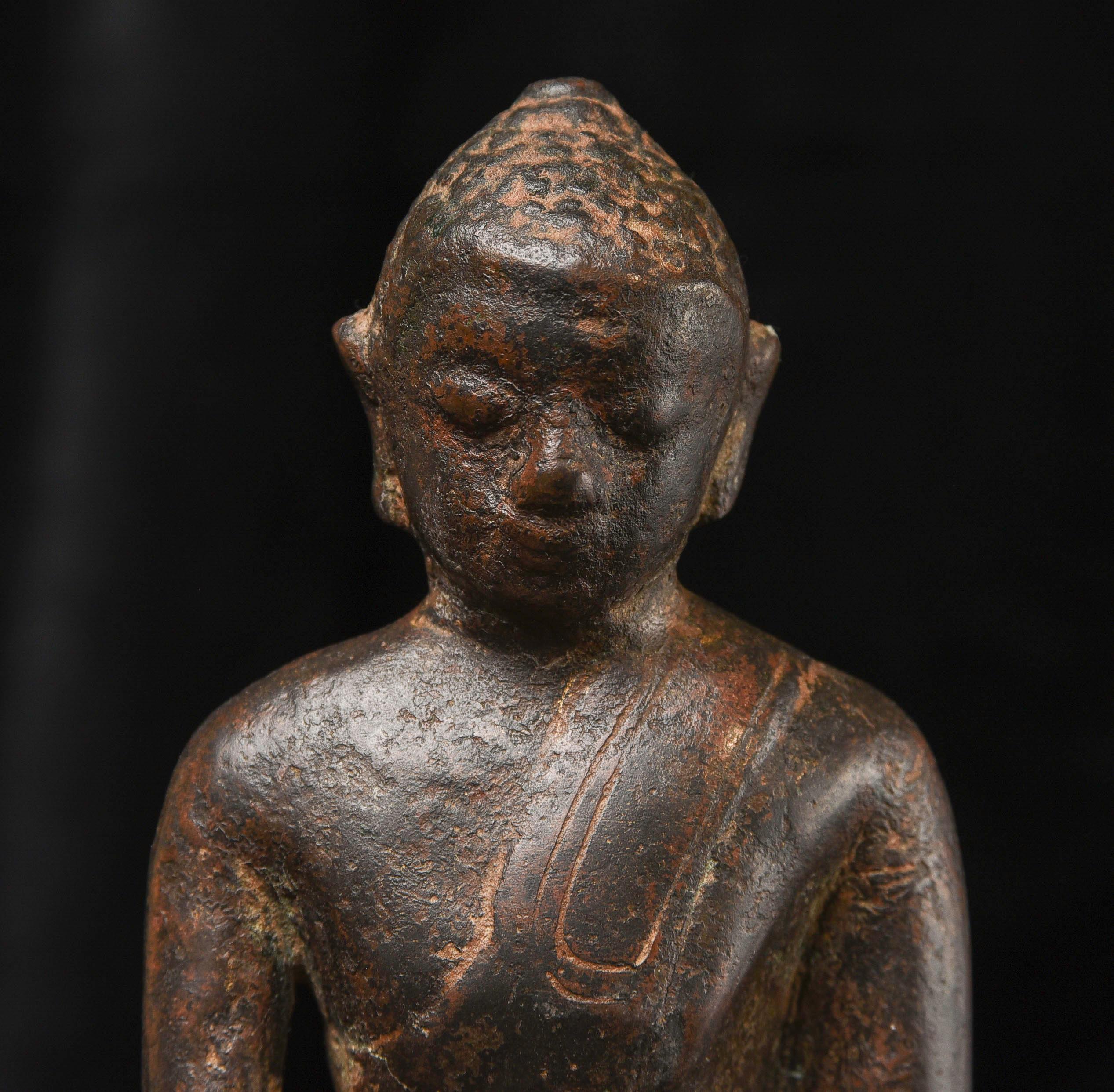 Bronze 9e/10e siècle, profondément serein, bouddha pré-païen - rare, modelé avec sensibilité, 9883 en vente