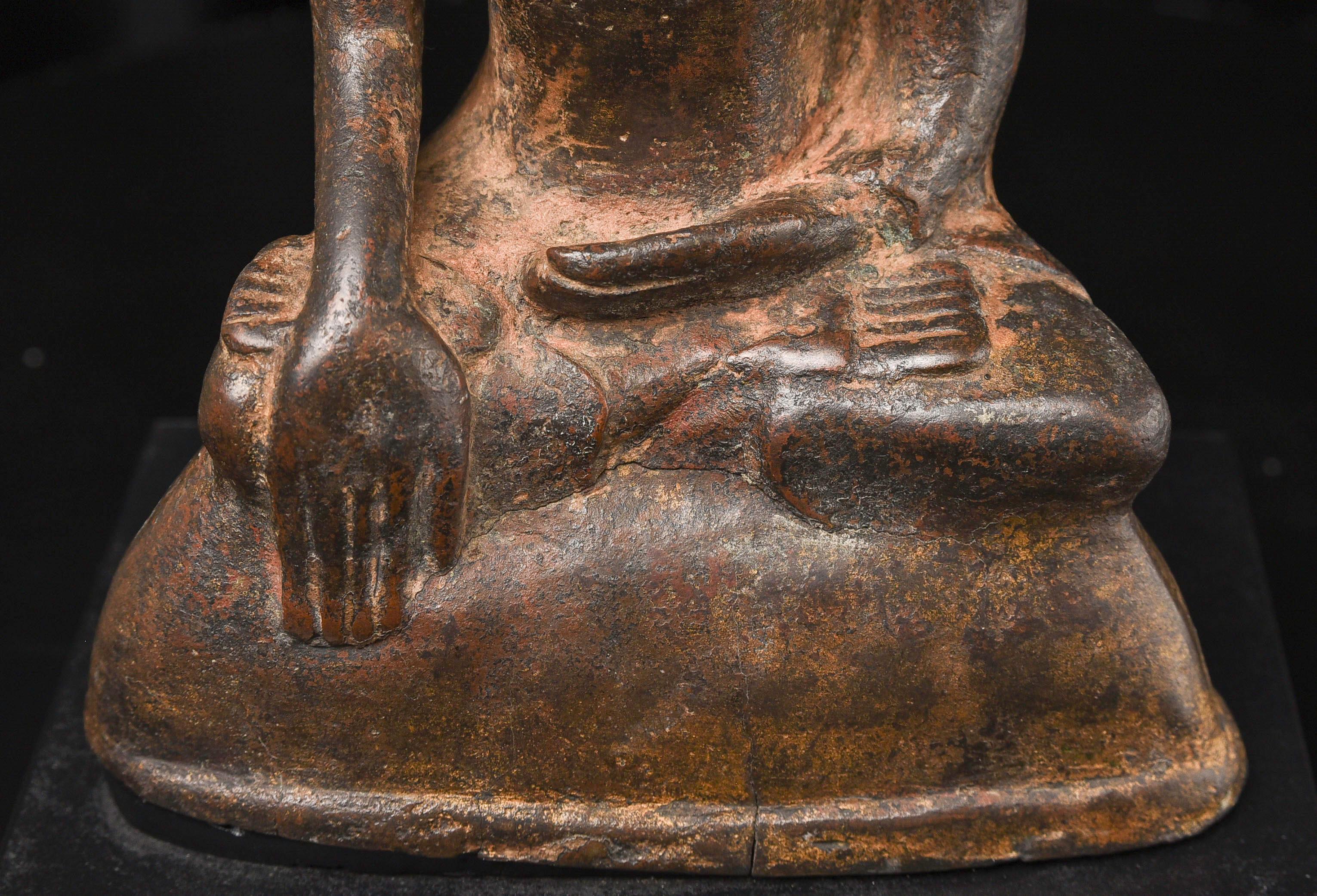 9e/10e siècle, profondément serein, bouddha pré-païen - rare, modelé avec sensibilité, 9883 en vente 2