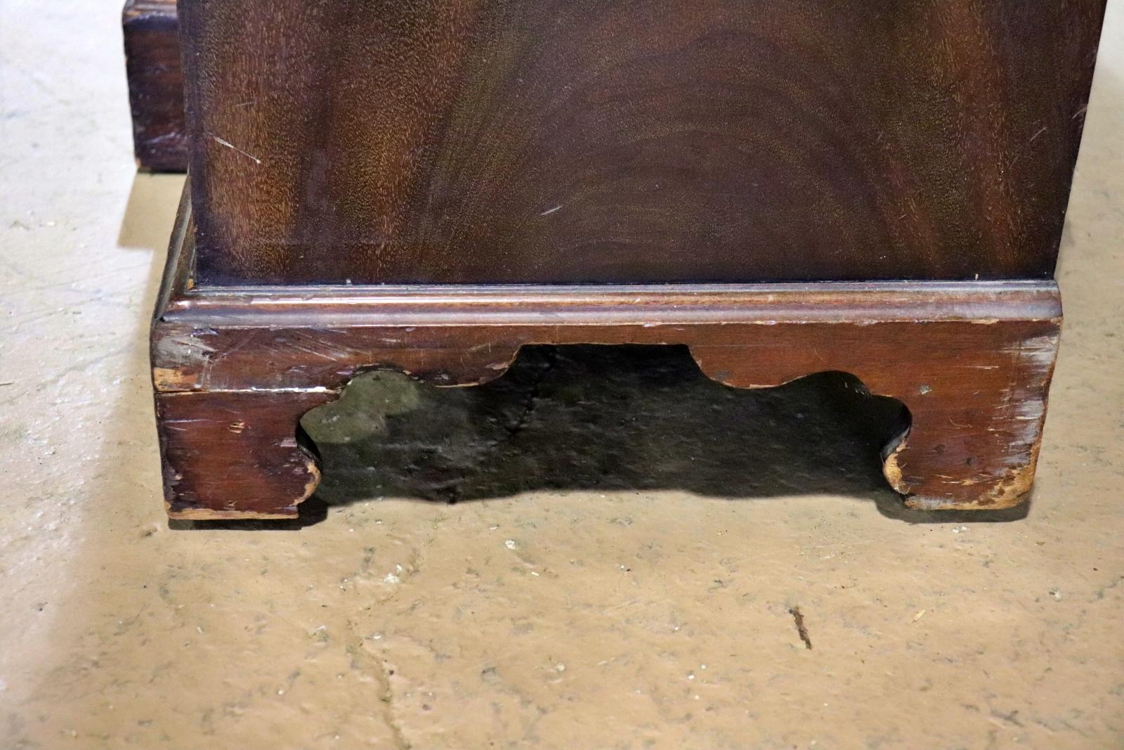 19th Century English Flame Mahogany Georgian Breakfront Bookcase 12