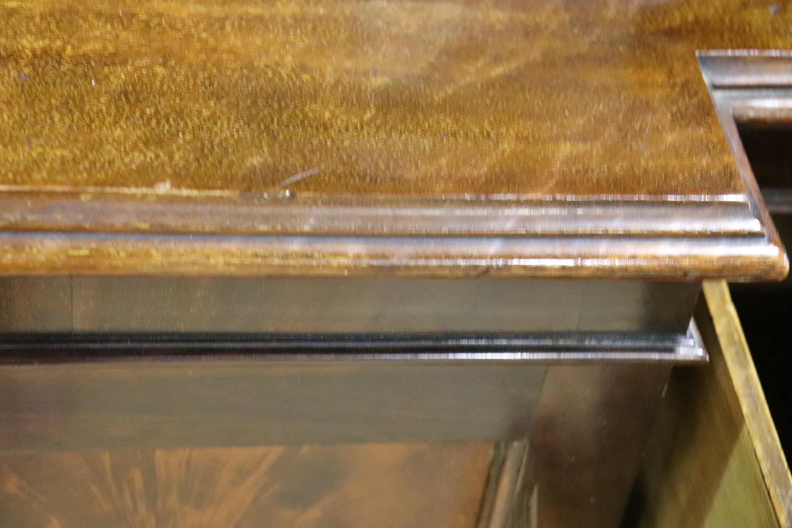 19th Century English Flame Mahogany Georgian Breakfront Bookcase 3