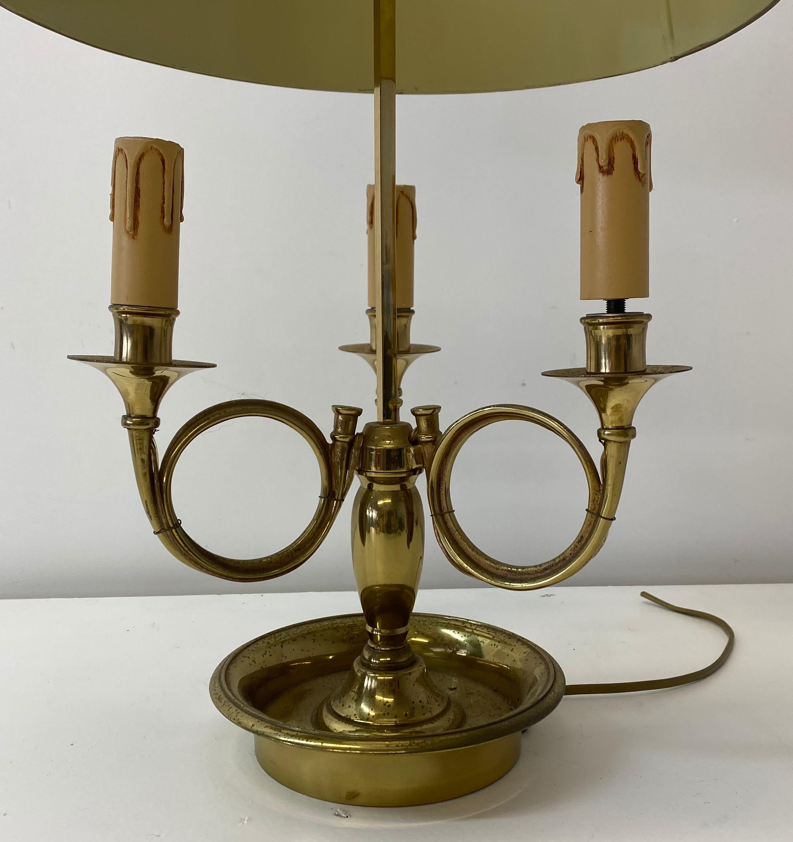 9th century French Bouillotte triple socket table lamp w/ adjusting shade

Outstanding table lamp with adjusting up/down metal shade

Provenance Antonio's Antiques in San Francisco

Measures: 6.75