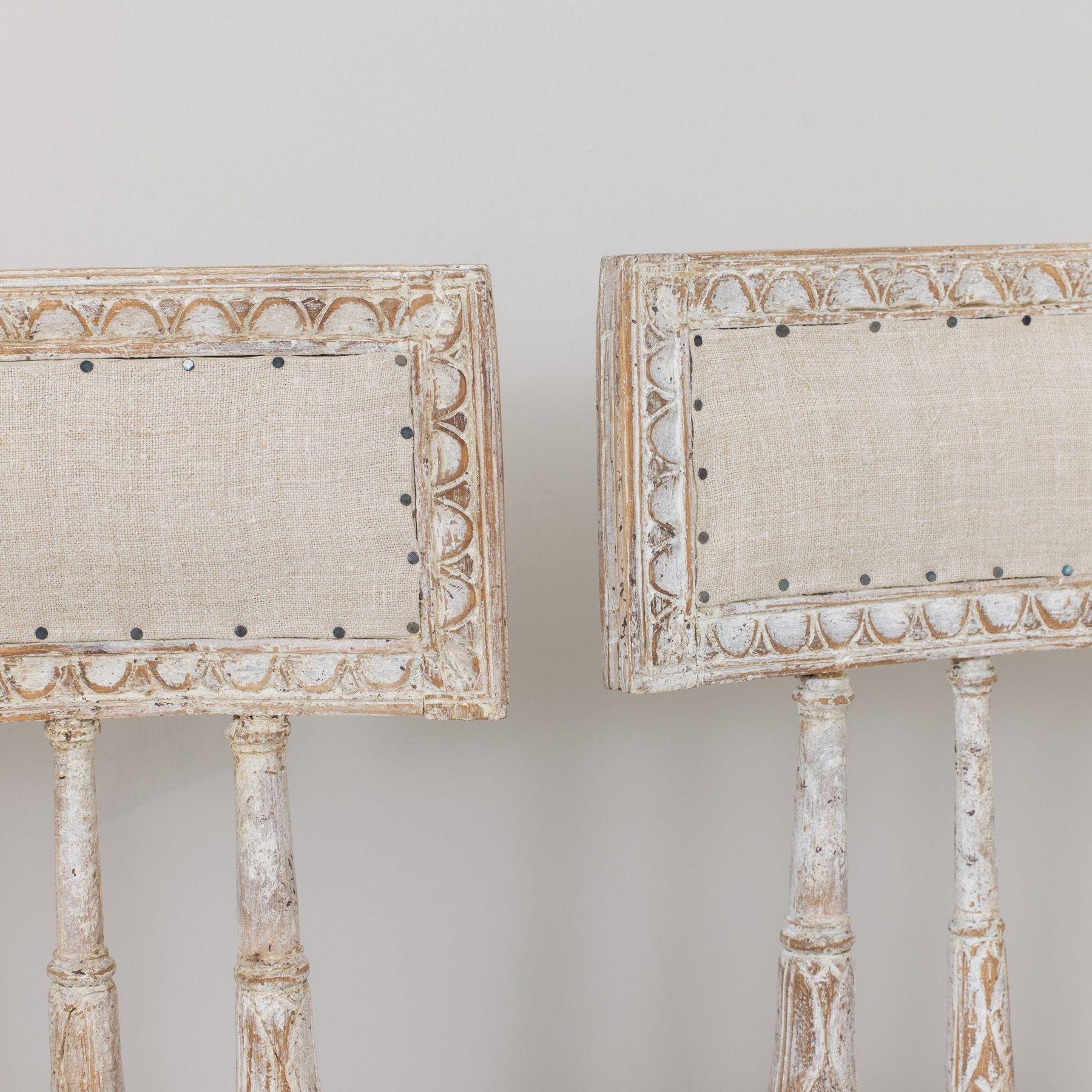 XIXe siècle Ensemble de six chaises suédoises d'époque gustavienne du 19e siècle peintes d'origine en vente