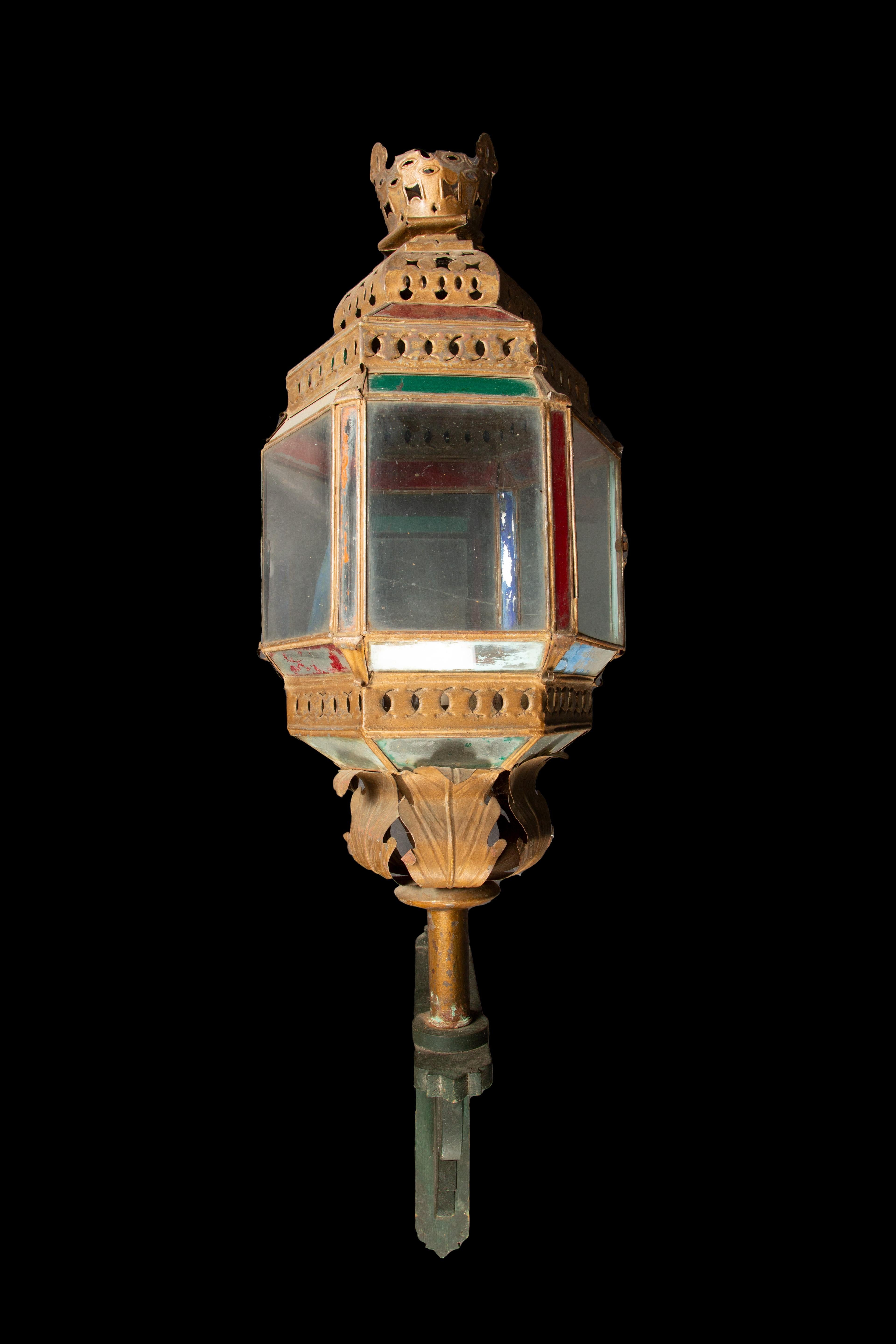 19th Century Venetian Lantern Pair: Exquisite Artistry on Custom Wood Brackets In Good Condition For Sale In New York, NY