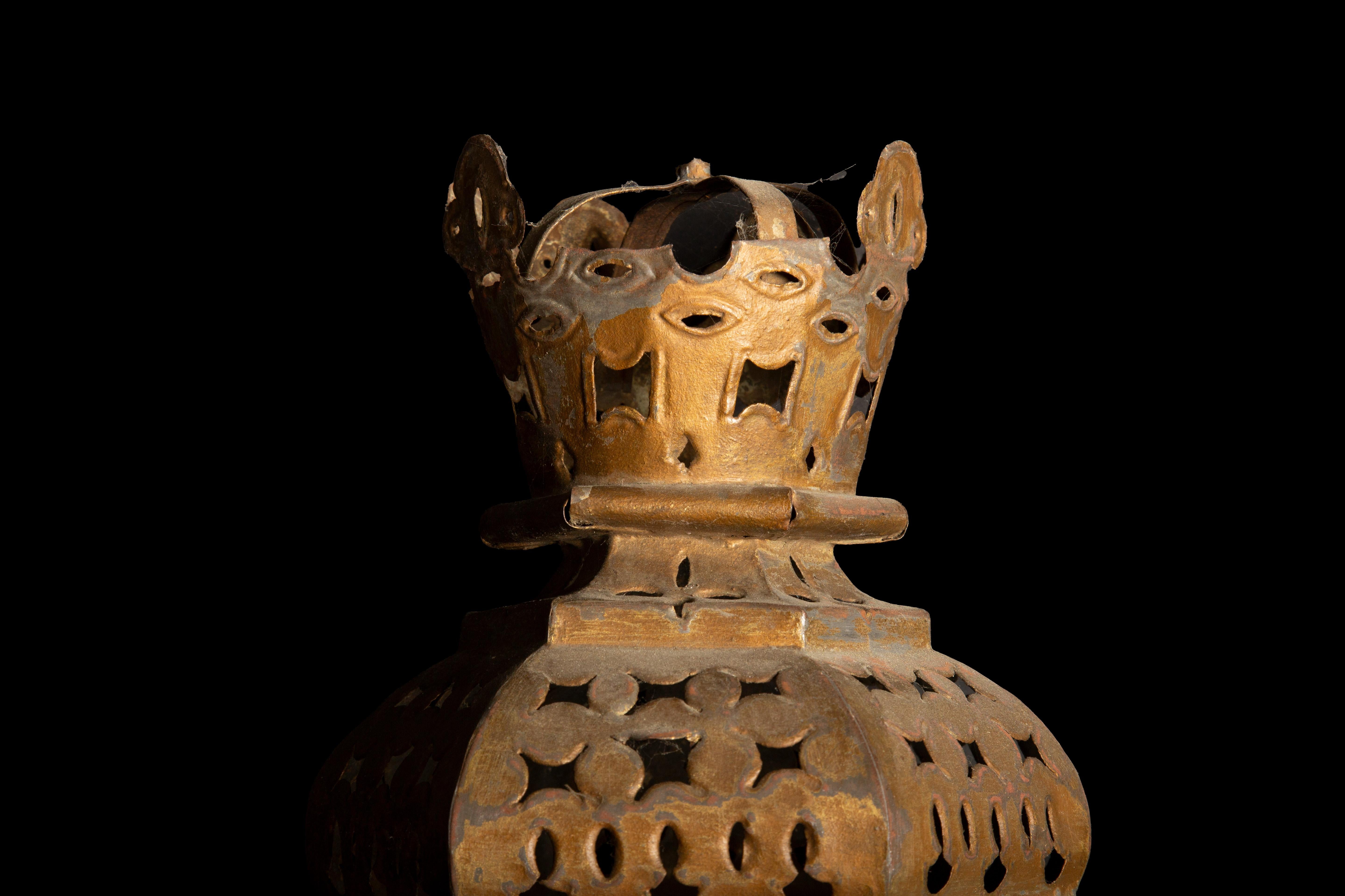 19th Century Venetian Lantern Pair: Exquisite Artistry on Custom Wood Brackets For Sale 2