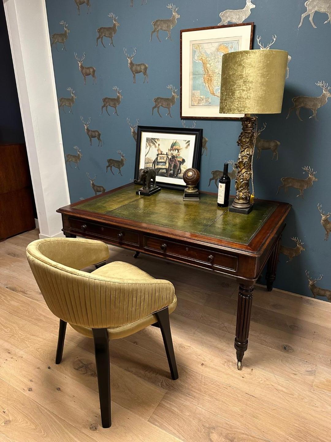 !Table à écrire du 9ème siècle en vente 3