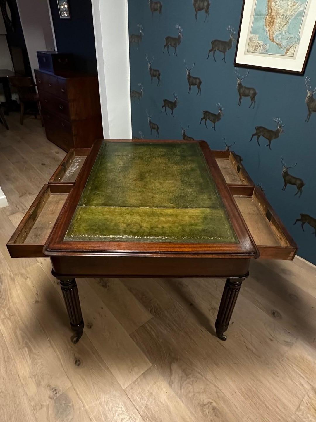 !Table à écrire du 9ème siècle en vente 4