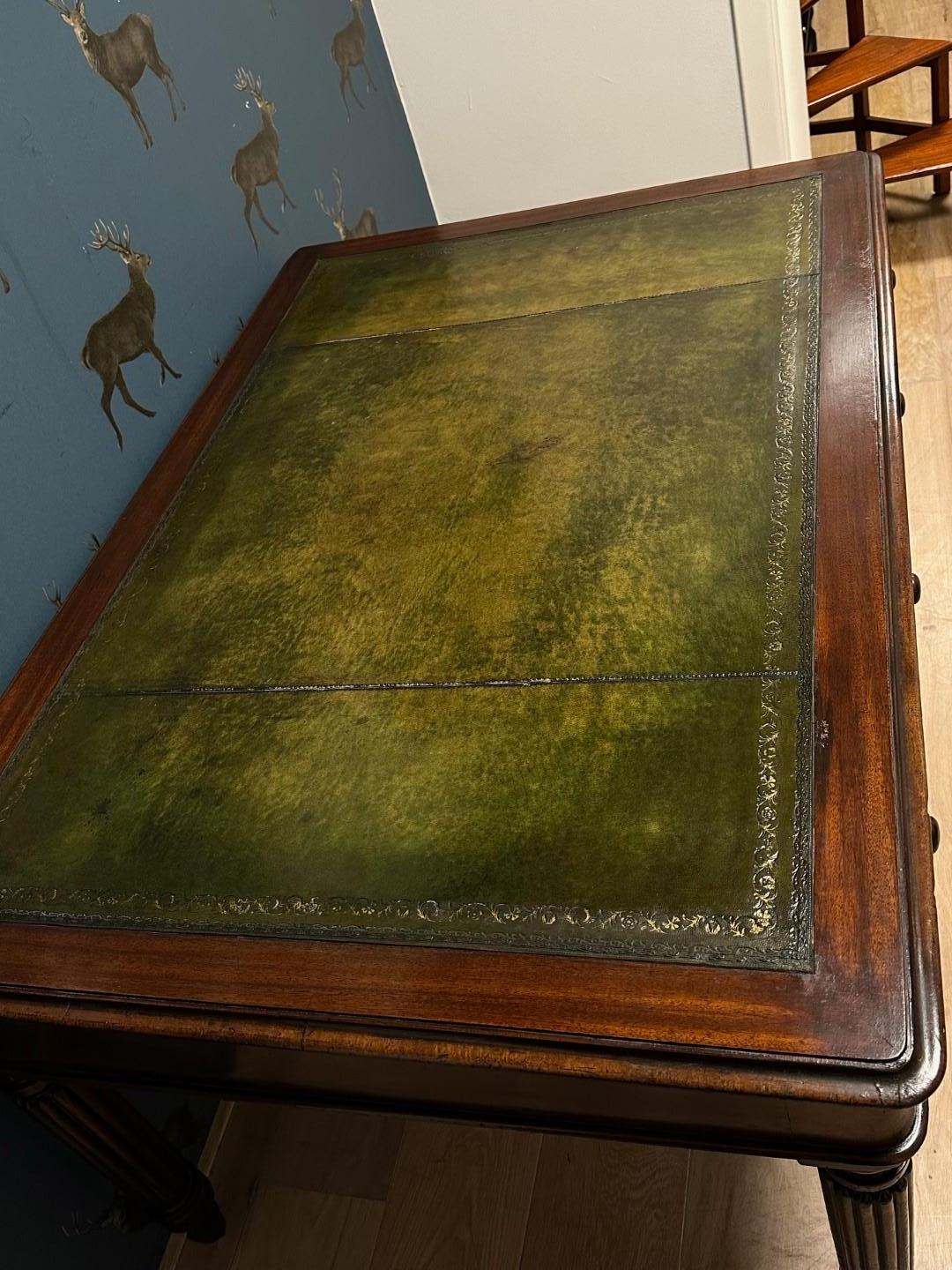 Britannique !Table à écrire du 9ème siècle en vente
