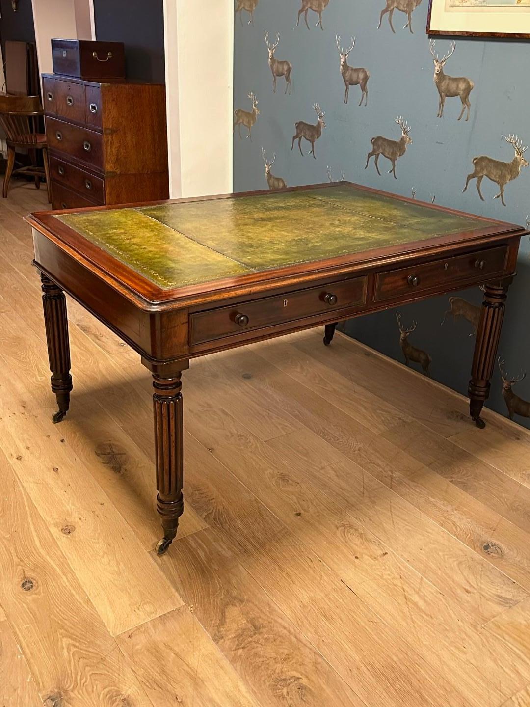 !Table à écrire du 9ème siècle en vente 2