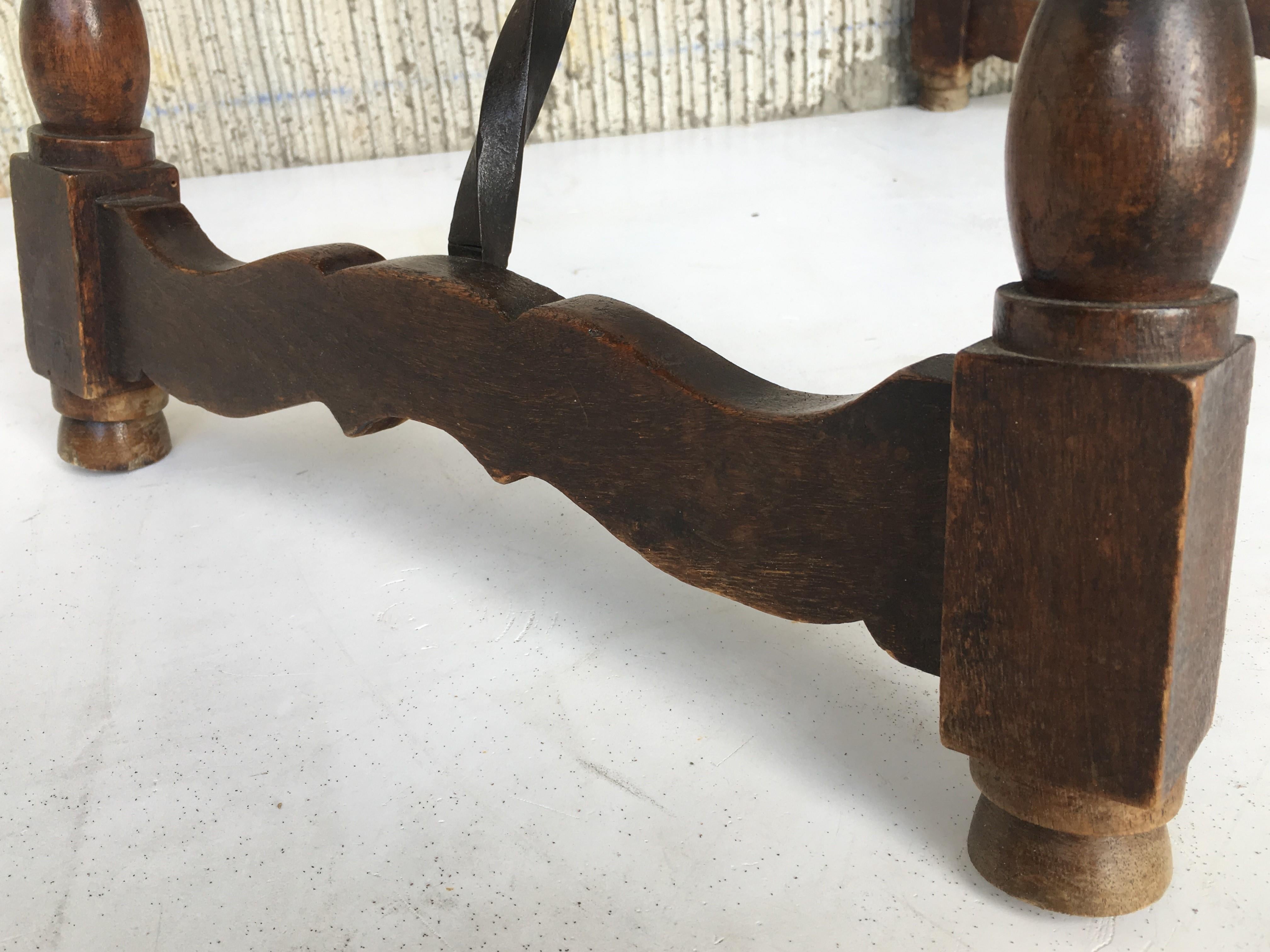 Spanish Baroque Side Table with Iron Stretcher and Carved Top in Walnut 7