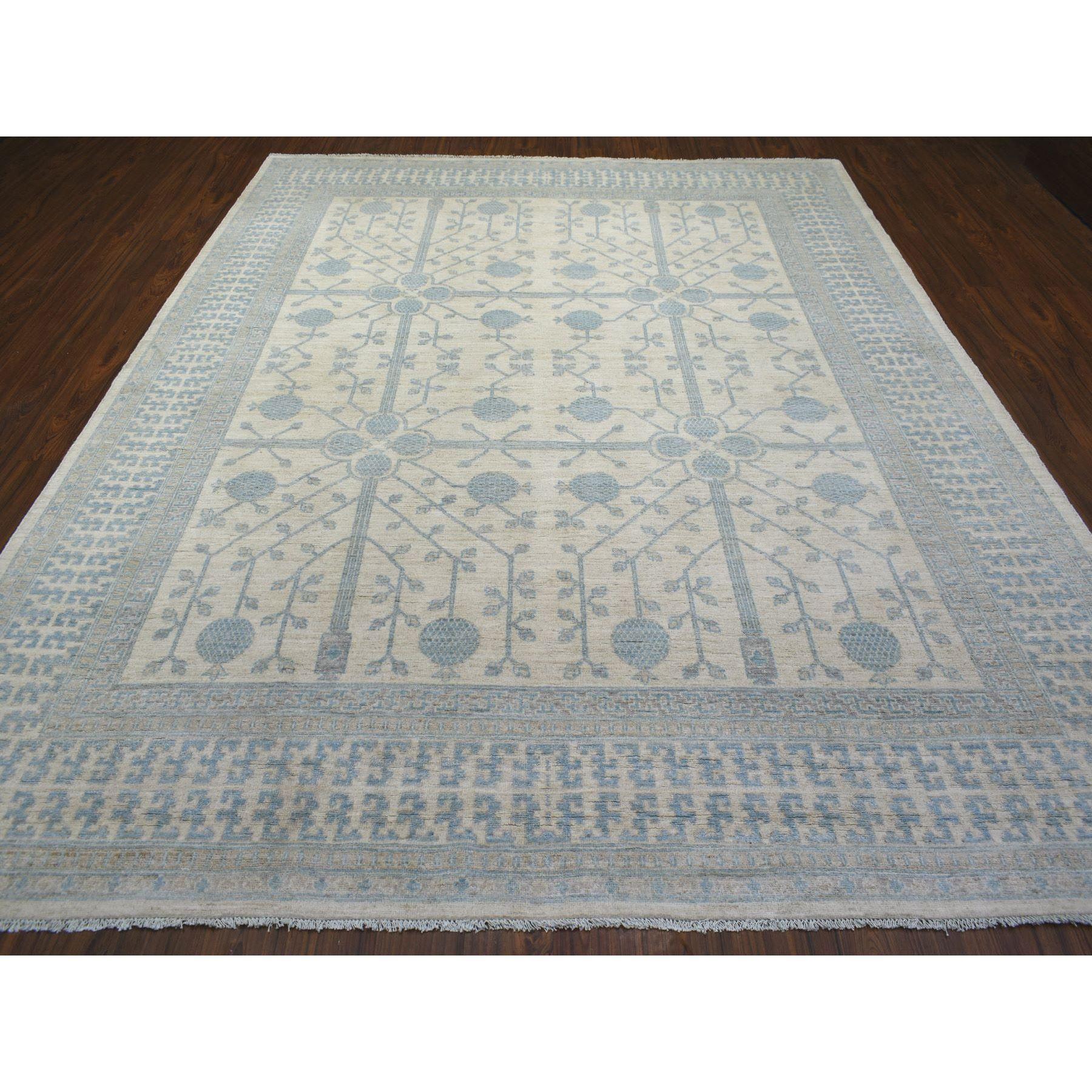 Khotan Tapis Peshawar 9'x11' Ivory Milk Wash, laine pure nouée à la main, teintures naturelles en vente