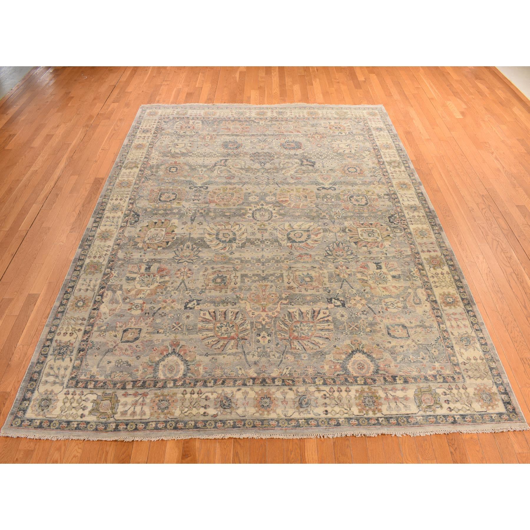 Spanisch Grau, Antikes Tabriz Design, Distressed, Null Flor, Niedrig rasiert, 100% Wolle, Handgeknüpfter Orientteppich
Primäre MATERIALIEN: Wolle
Latex: Kein Flor 
Höhe: 0,25 Zoll
Stil: Transitional
Grundfarbe: Grau
Sekundäre Farben: Grün, Orange,