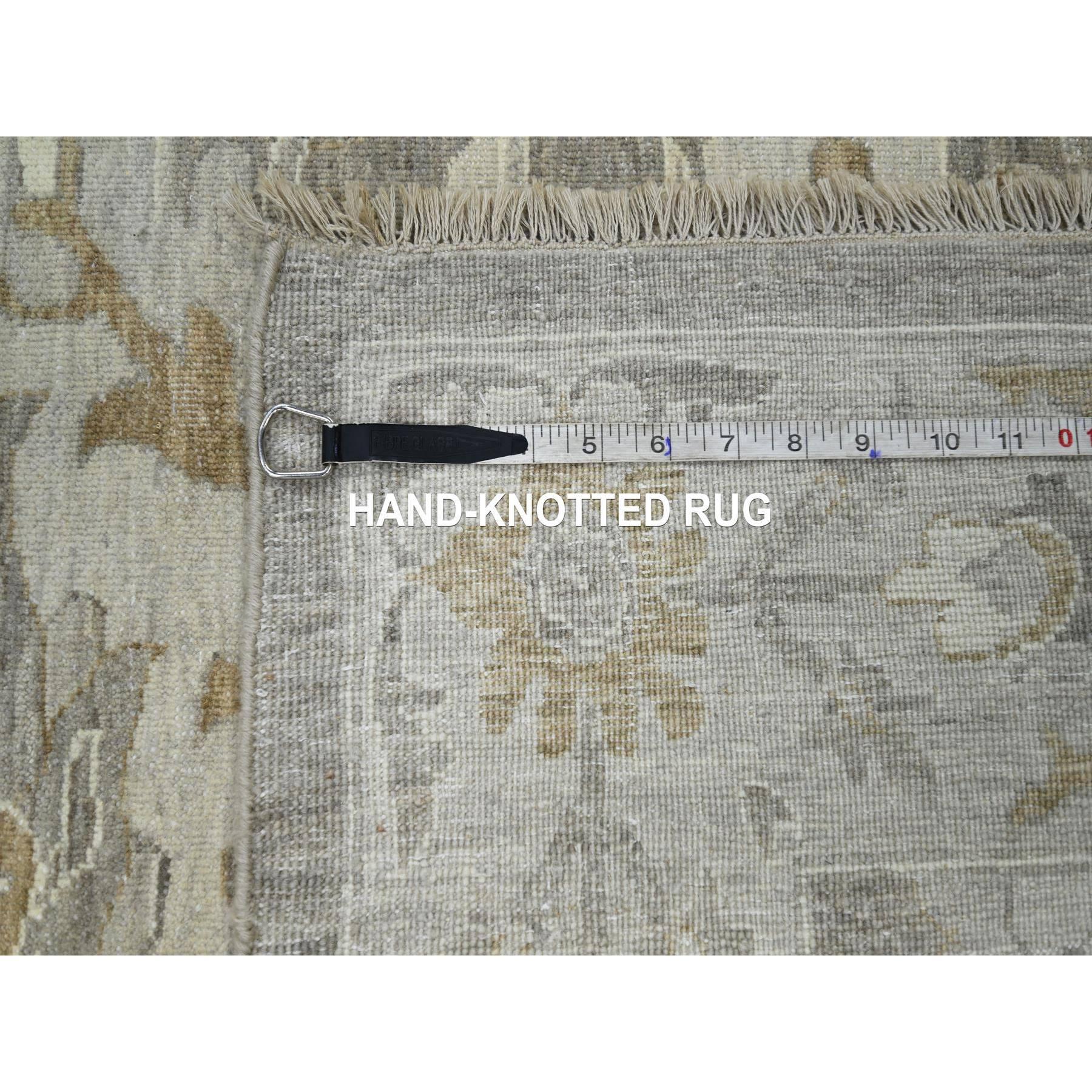 Tapis oriental gris noué à la main avec motif de fleurs de Ziegler Mahal 9'x11'10