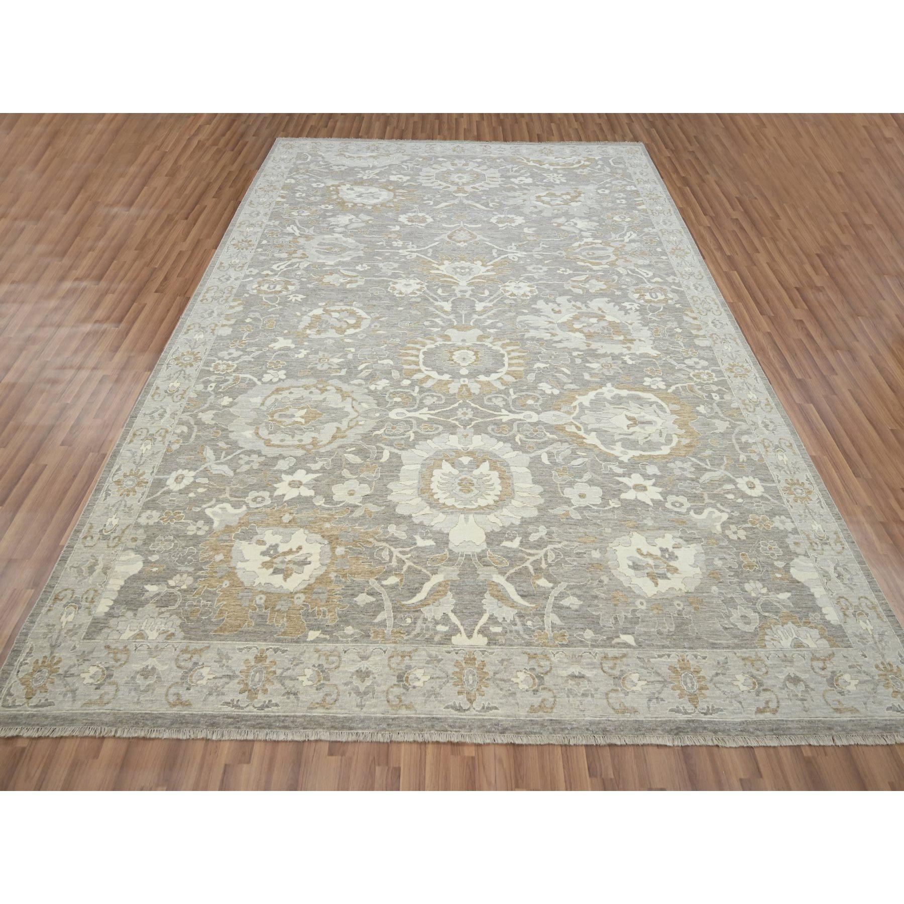 Gris carbone, Tissage dense, Noué à la main, Ziegler Mahal Large Flowers Design, Ton sur ton, Zéro Pile, 100% laine, Tapis d'Orient
Matières premières : Laine
Latex : Pas de poils 
hauteur : 0,25 pouces
Style : Traditionnel
Couleur primaire :