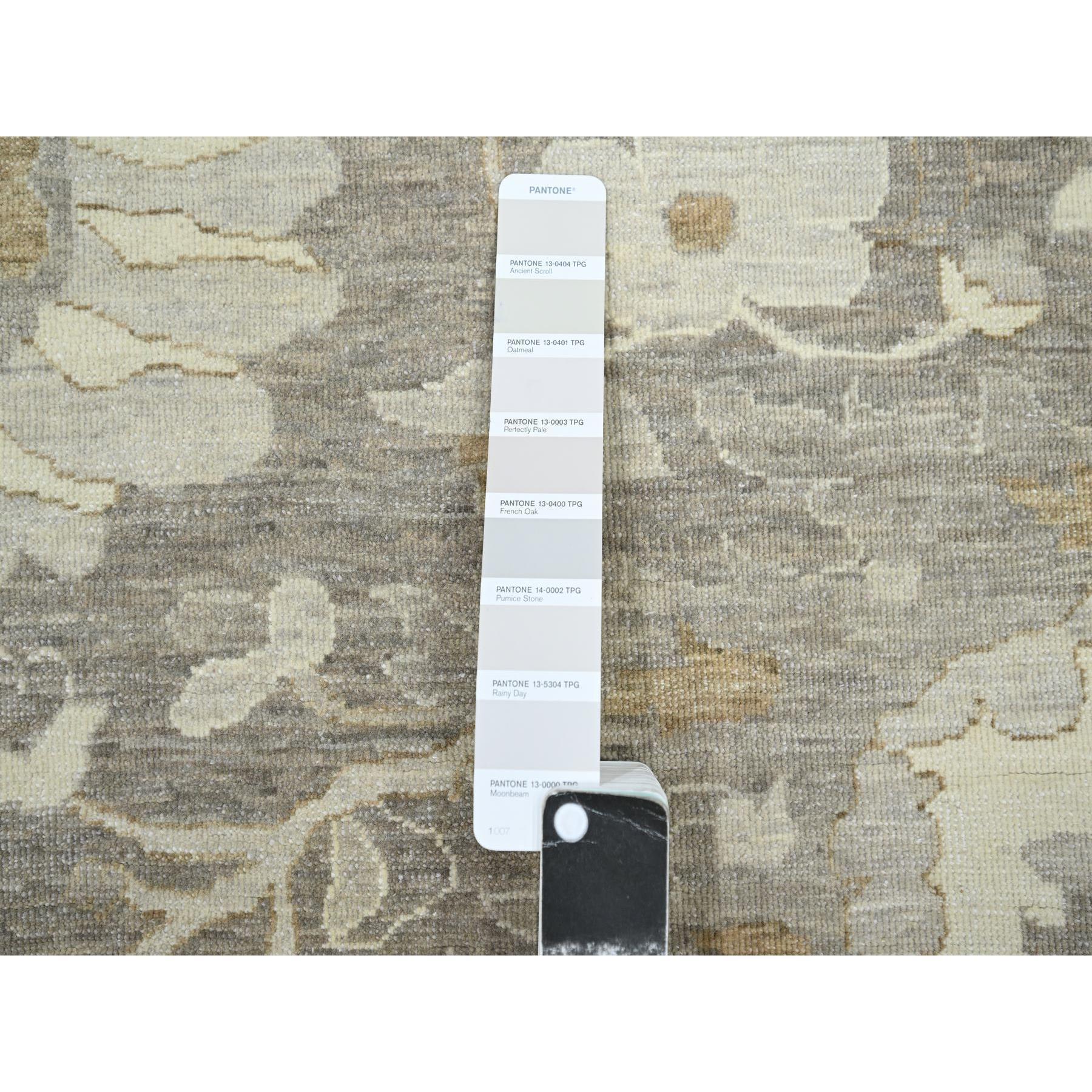 XXIe siècle et contemporain Tapis oriental gris noué à la main avec motif de fleurs de Ziegler Mahal 9'x11'10