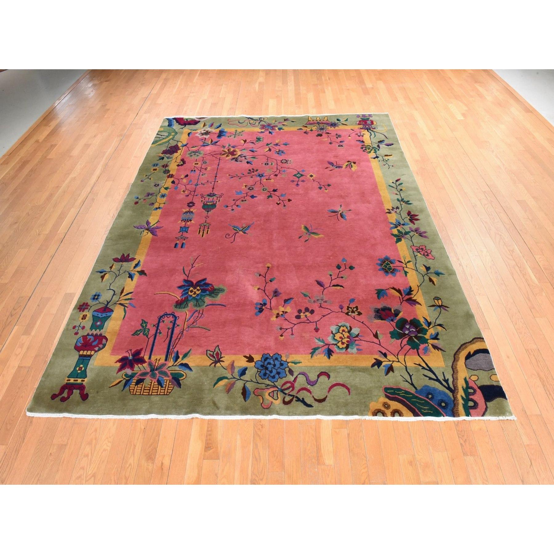Mellow Pink, Antique Chinese Nichols Art Deco, Full Pile, Good Condition and Clean, 100% Wool, Hand Knotted, Oriental Rug
Matières premières : Laine
Latex : Pas de poils 
hauteur : 0,25 pouces
Style : Traditionnel
Couleur primaire : rose
Couleurs