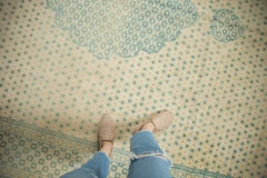 Tappeto bulgaro d'epoca con design Tabriz, rovinato e rovinato