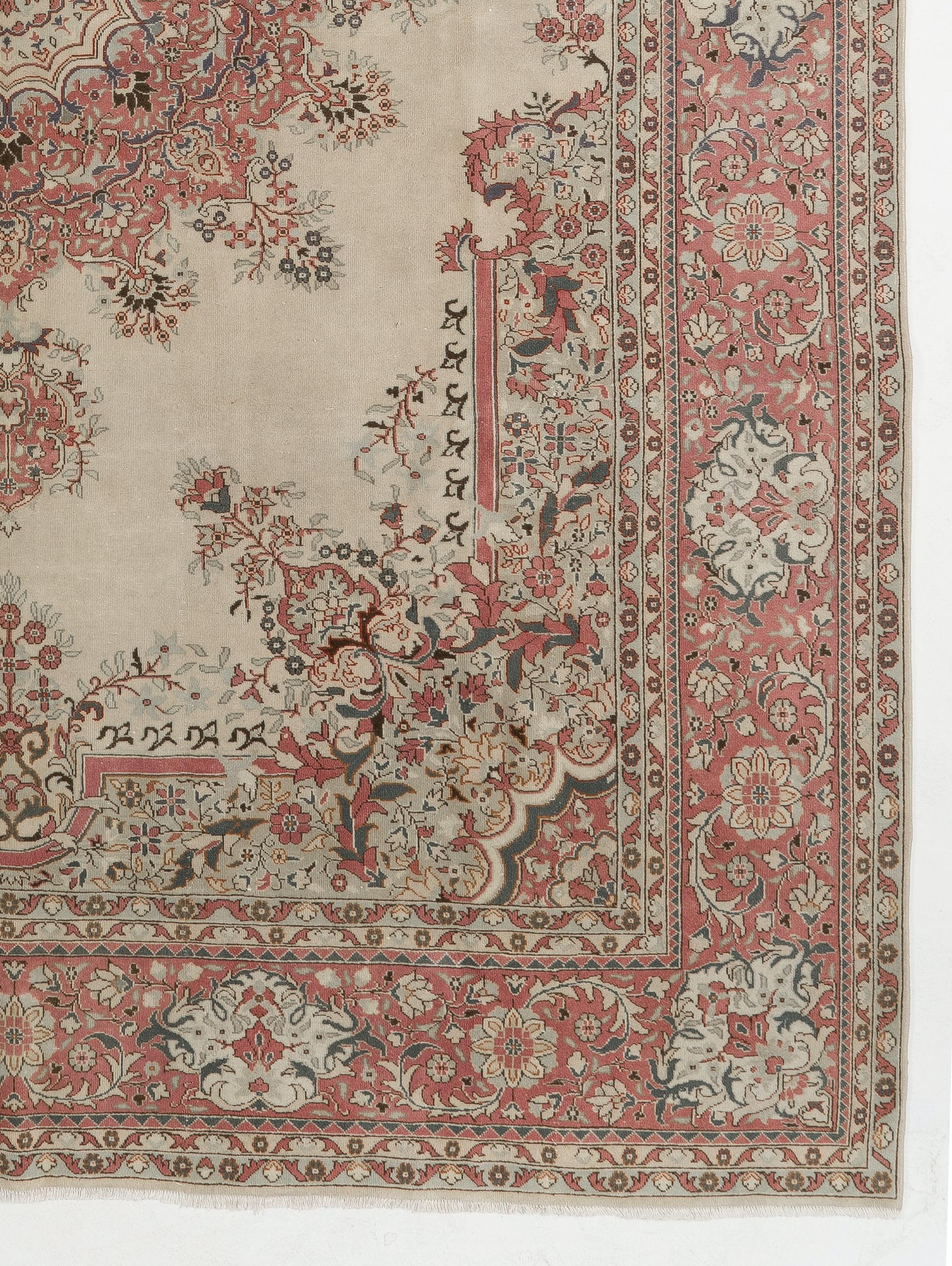 Türkischer 9x11.7 Ft Unikat-Teppich, traditioneller handgeknüpfter Wollteppich im Zustand „Hervorragend“ im Angebot in Spring Valley, NY