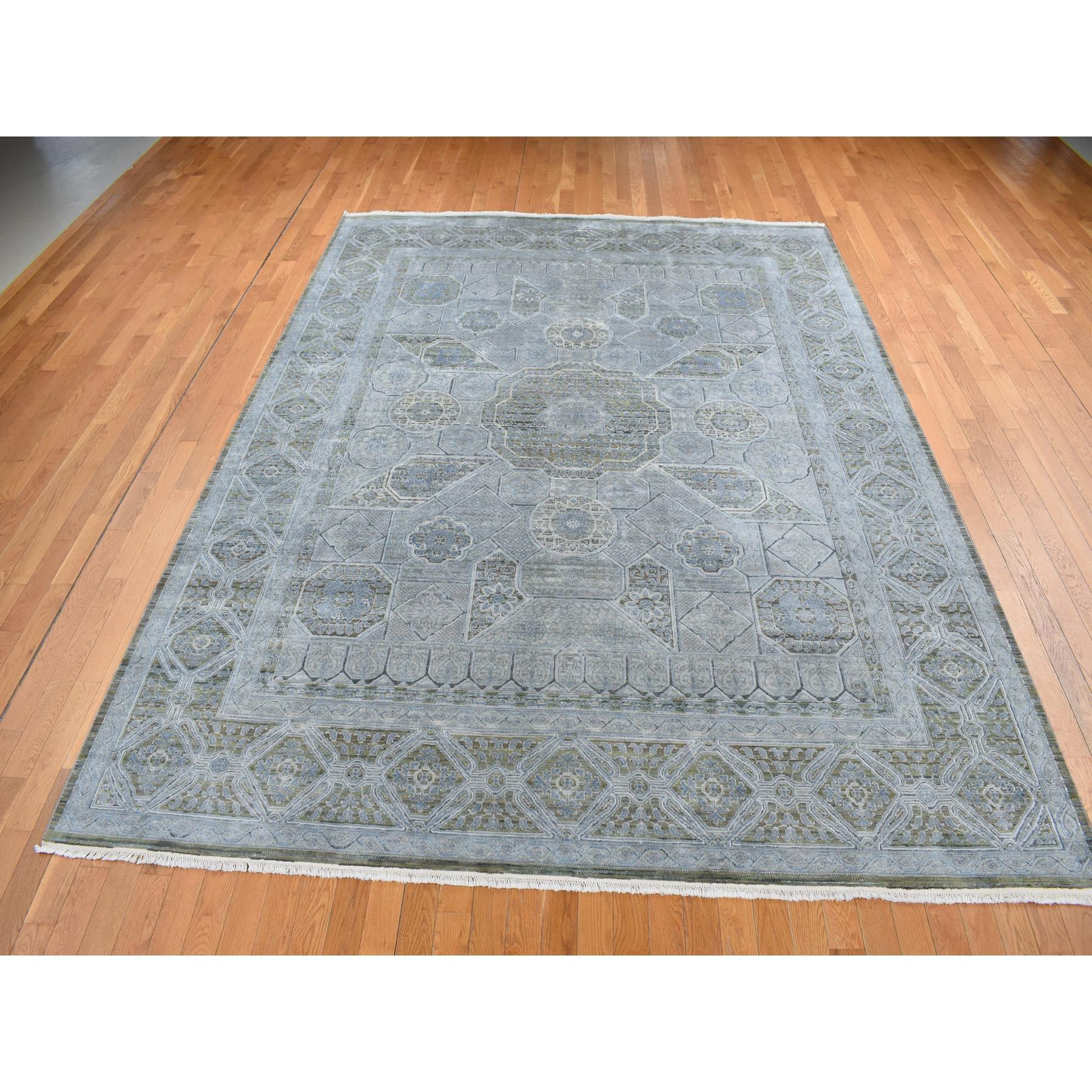 Tappeto orientale grigio Cadet, seta con lana testurizzata, design Mamluke, annodato a mano
Materiali primari: Lana e seta
Lattice: No Altezza del pelo: 0.25 pollici
Stile: Di transizione
Colore primario: Grigio
Colori secondari: Verde, Nero,