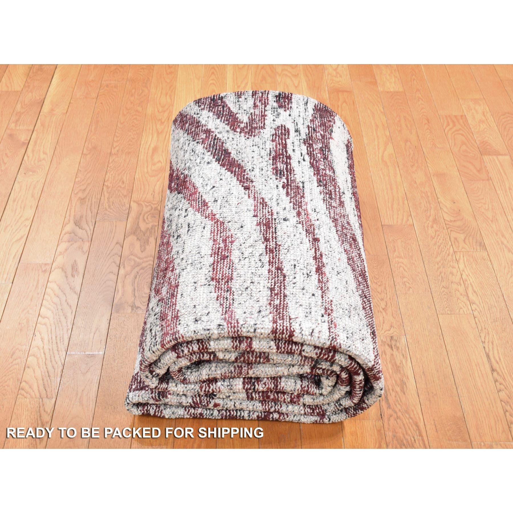 9'x11'7'' Ivory Man Made Silk Hand Knotted with Tree Bark Design Oriental Rug For Sale 2