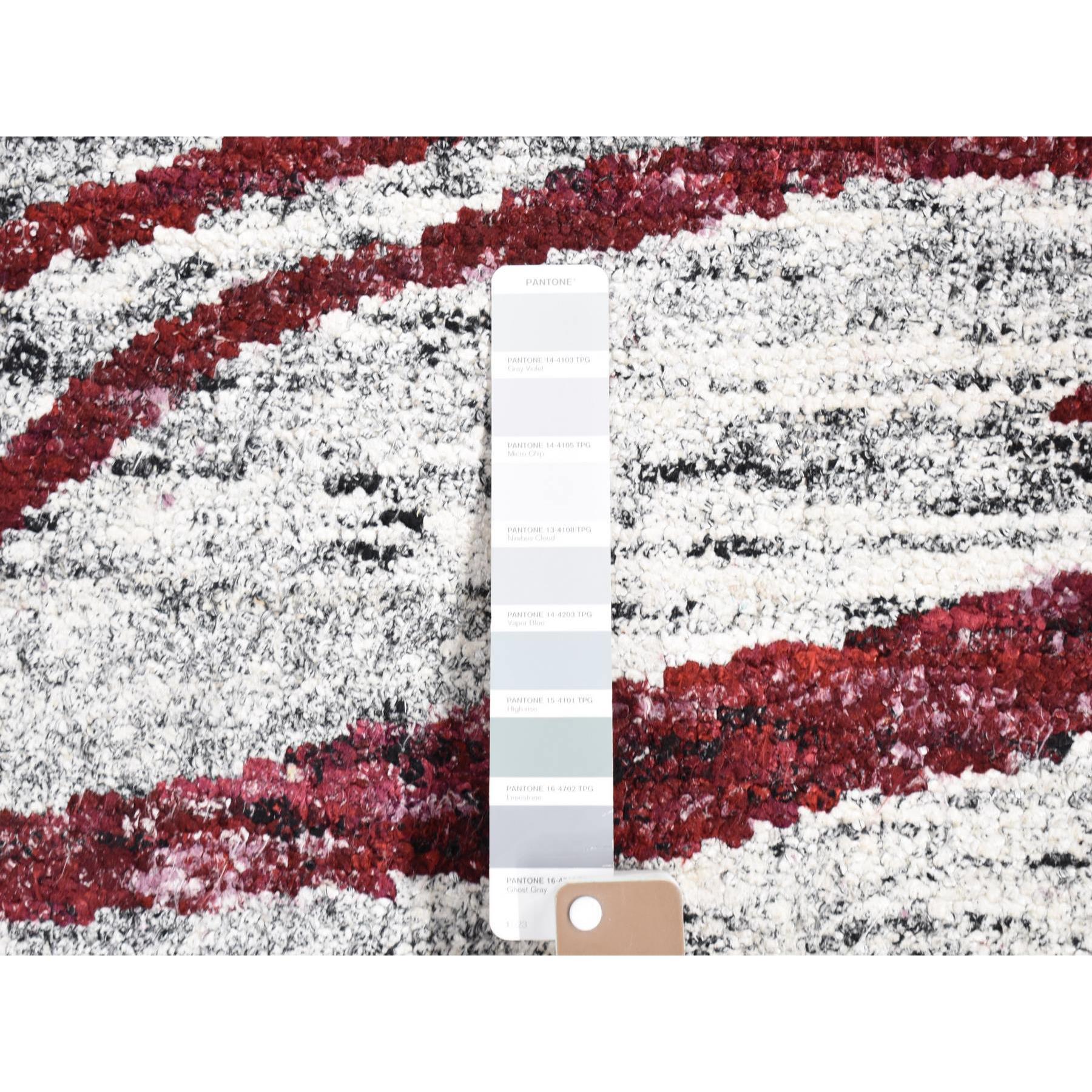 Wool 9'x11'7'' Ivory Man Made Silk Hand Knotted with Tree Bark Design Oriental Rug For Sale