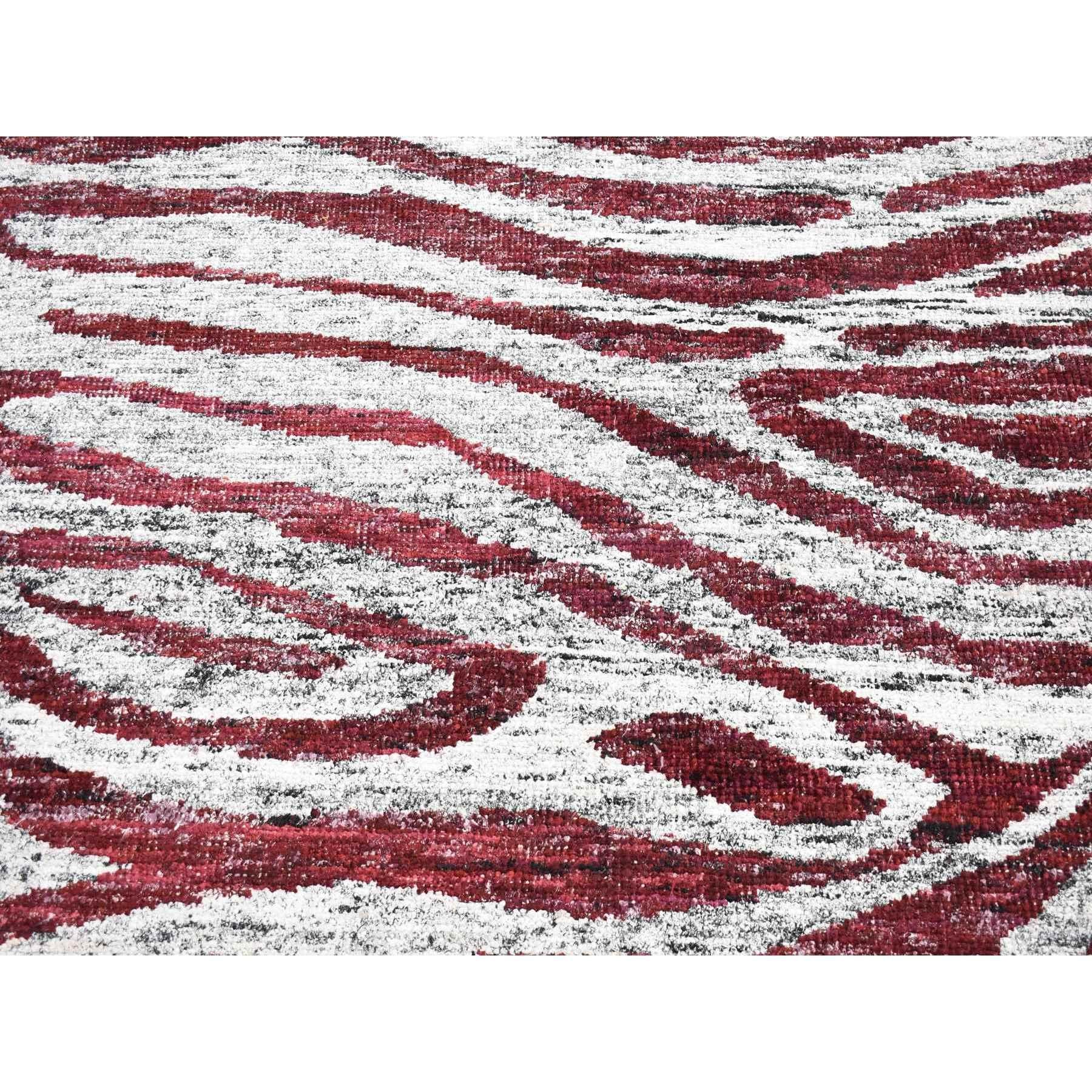 9'x11'7'' Ivory Man Made Silk Hand Knotted with Tree Bark Design Oriental Rug For Sale 1
