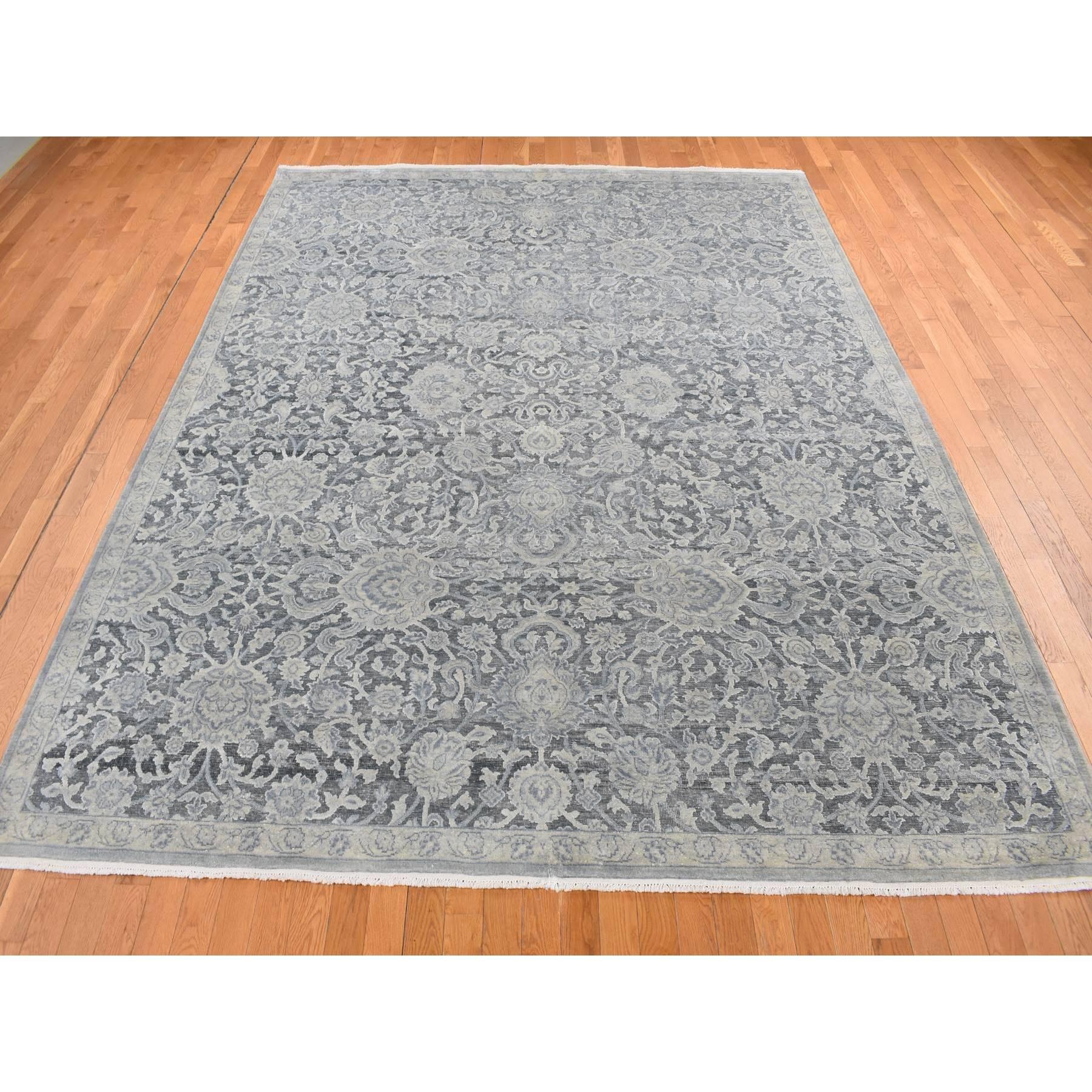 Aschgrau, Oushak-Einfluss, Allover-Design, reine Seide mit strukturierter Wolle, handgeknüpft, Orientteppich
Primäre MATERIALIEN: Wolle & Seide
Latex: Kein Flor 
Höhe: 0,25 Zoll
Stil: Transitional
Grundfarbe: Grau
Sekundärfarben: Elfenbein, Arsenic