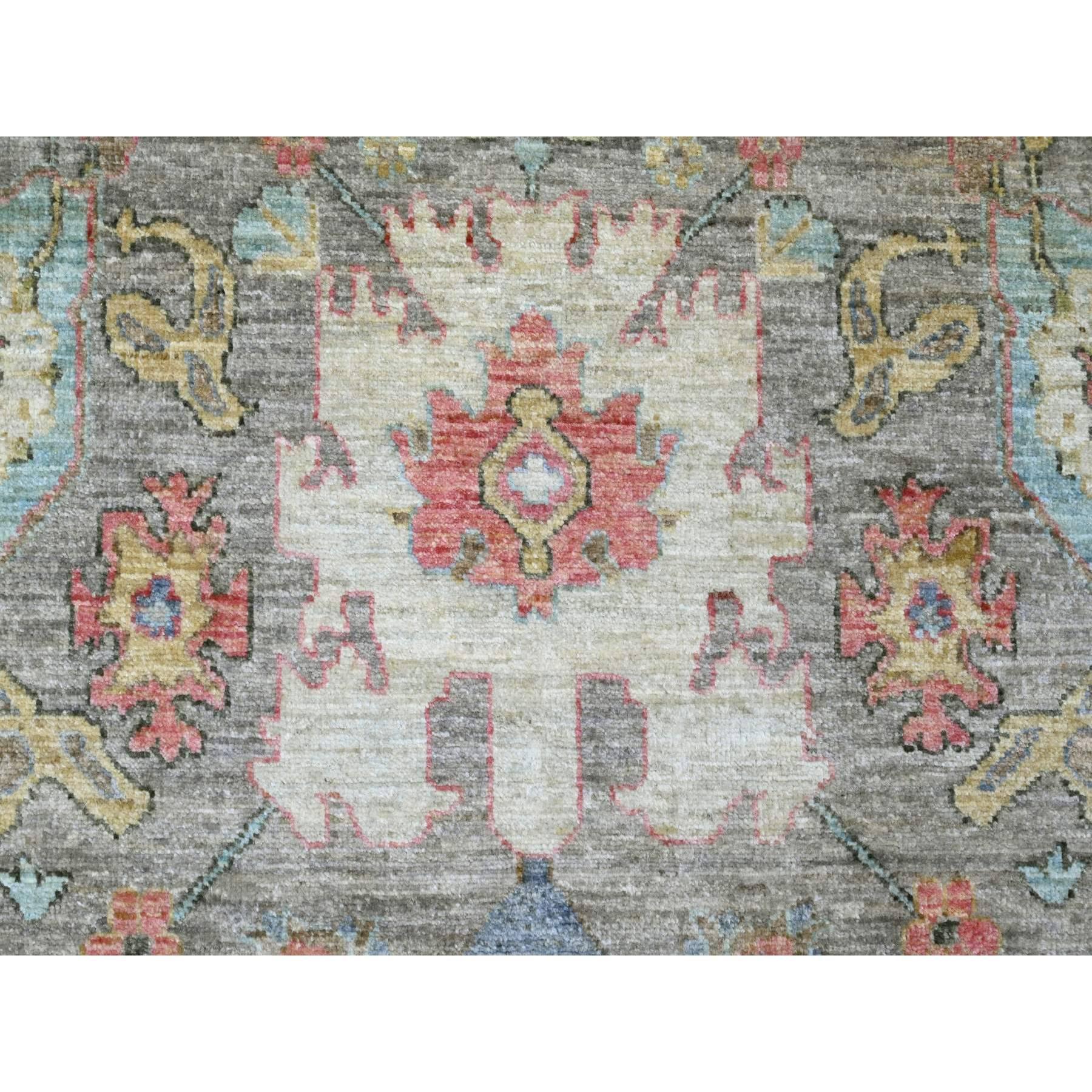 Lana Tappeto grigio Aryana Collection'S Heriz All Over Design/One annodato a mano in lana in vendita