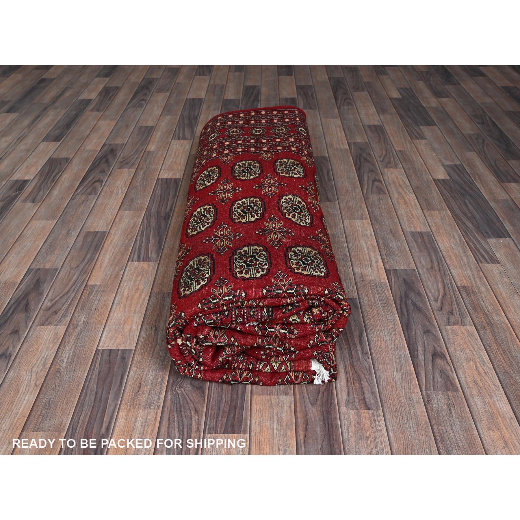 Alfombra de lana anudada a mano con diseño de medallones tribales Bokara rojo princesa 9'x11'9 en venta 2
