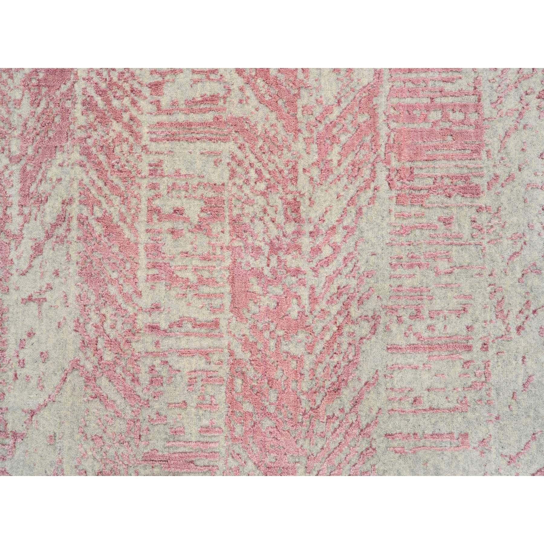 Tapis en laine et soie Jacquard rose rose tissé à la main All Over Design en vente 1