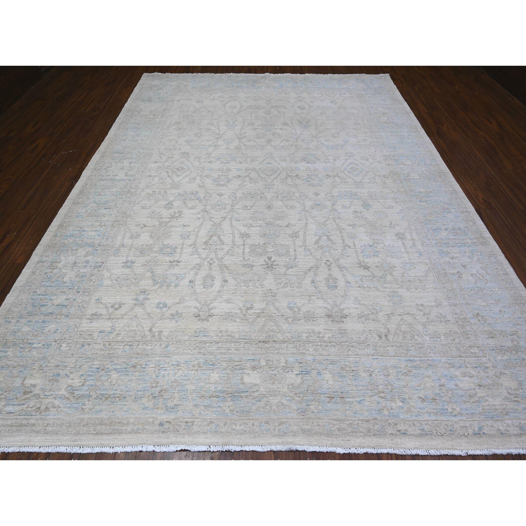 Vista White, Handgeknüpft, Reine Wolle, Stone Wash Peshawar, Allover-Design, Natürliche Farbstoffe, Orientteppich
Primäre MATERIALIEN: Wolle
Latex: Kein Flor 
Höhe: 0,25 Zoll
Stil: Transitional
Grundfarbe: Elfenbein
Sekundärfarben: Blau
Muster: