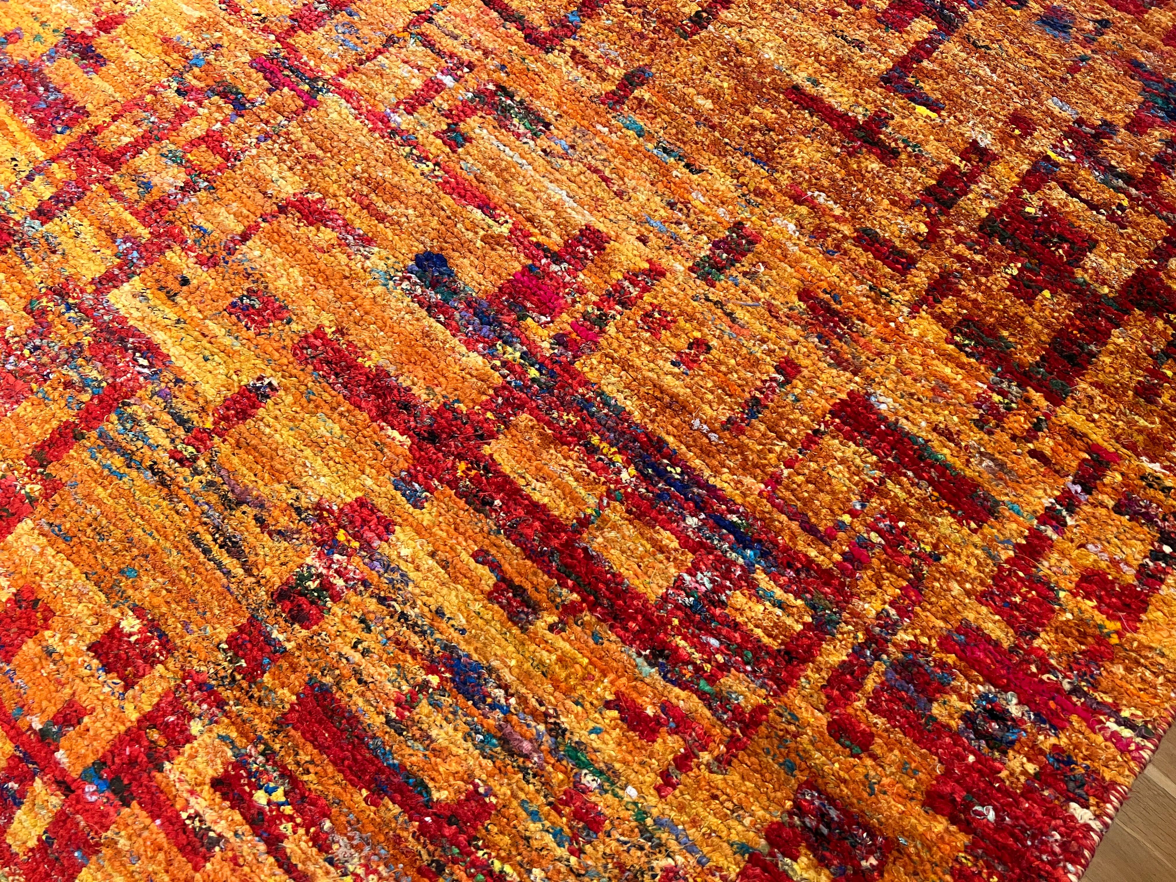 9'x12' Abstrakter Grunge Design-Teppich in Rot- und Orangetönen  im Angebot 4