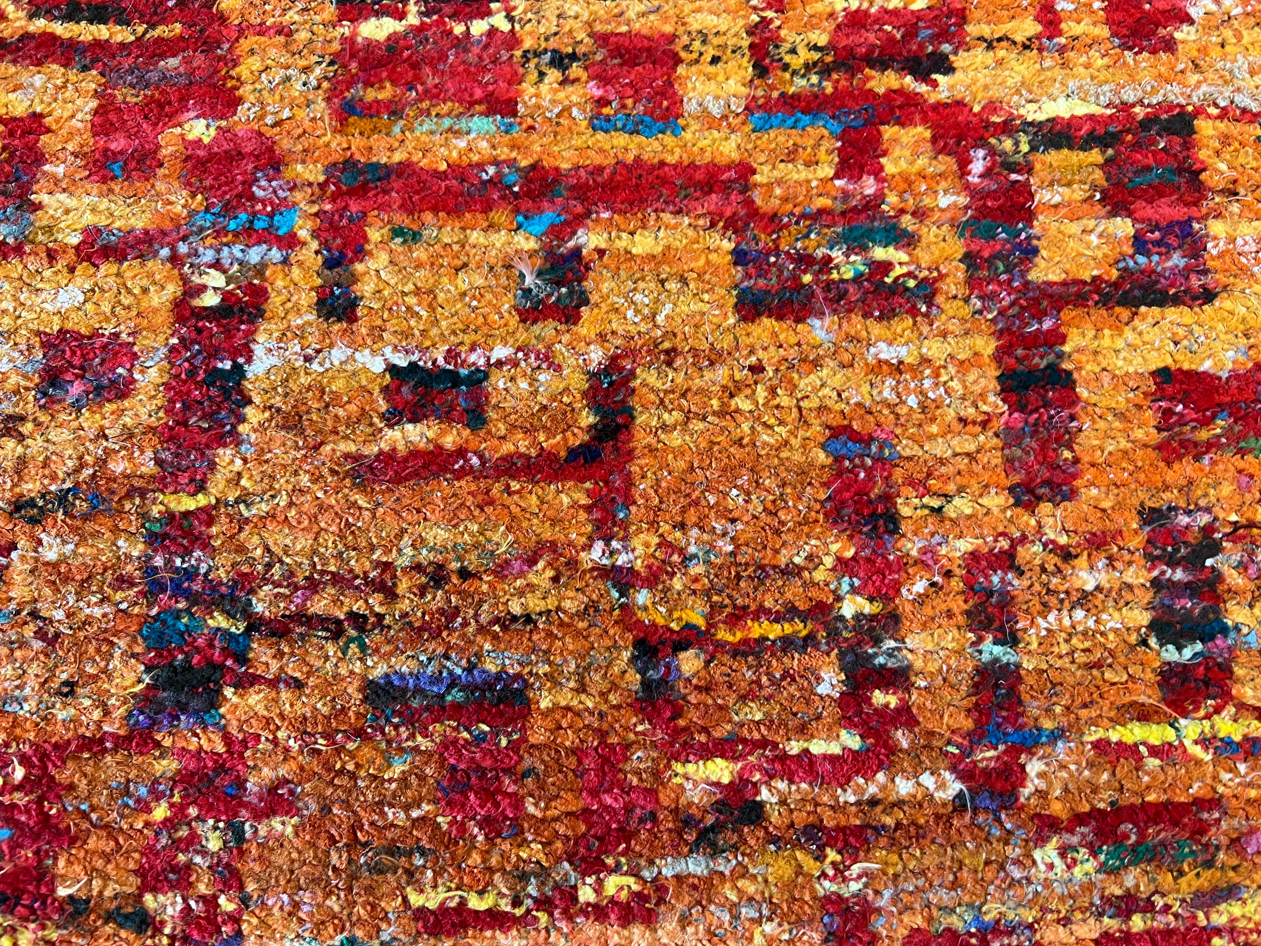 9'x12' Abstract Grunge Design Rug in Reds and Oranges Hue  In New Condition For Sale In Los Angeles, CA