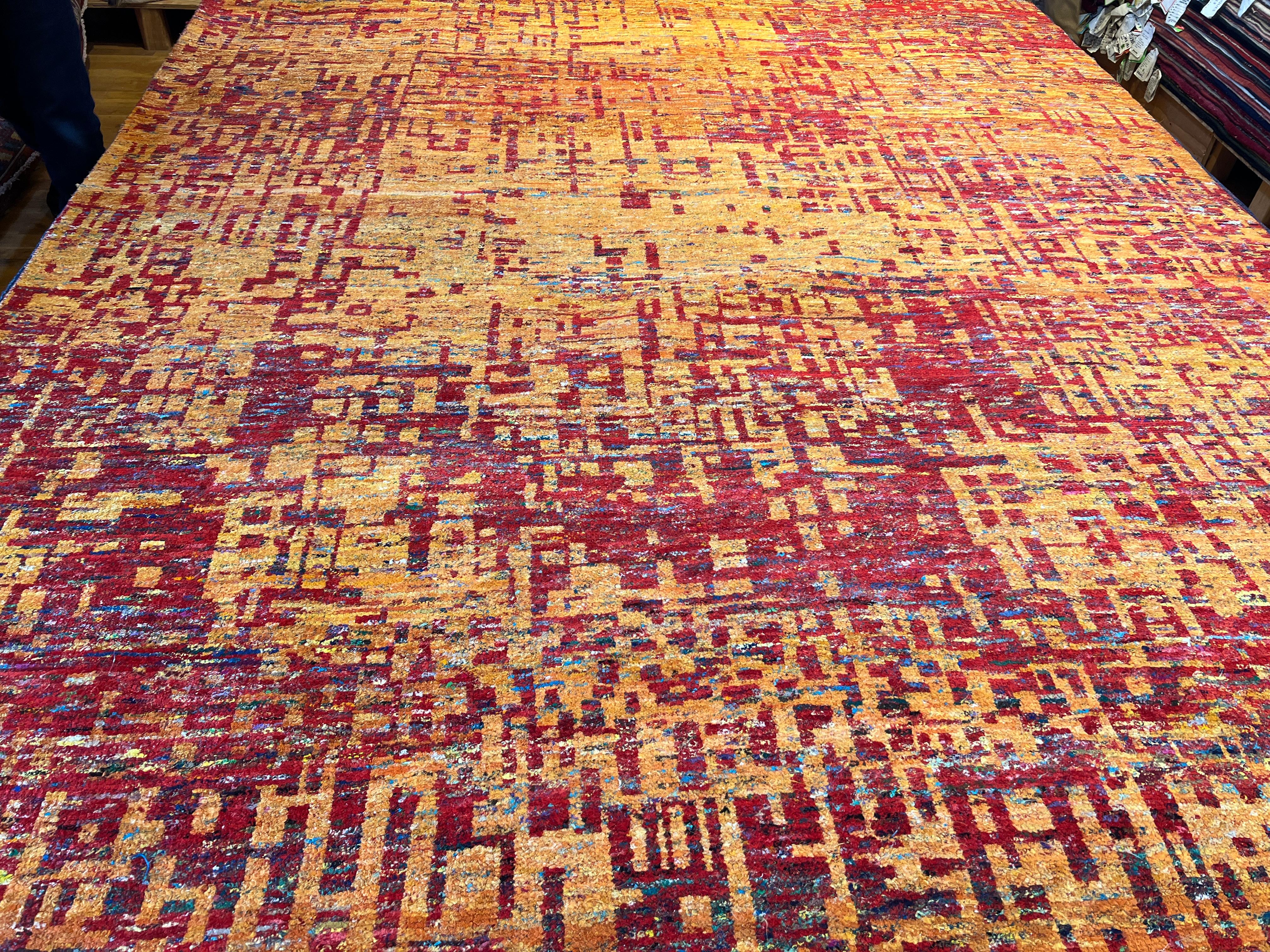 Wool 9'x12' Abstract Grunge Design Rug in Reds and Oranges Hue  For Sale