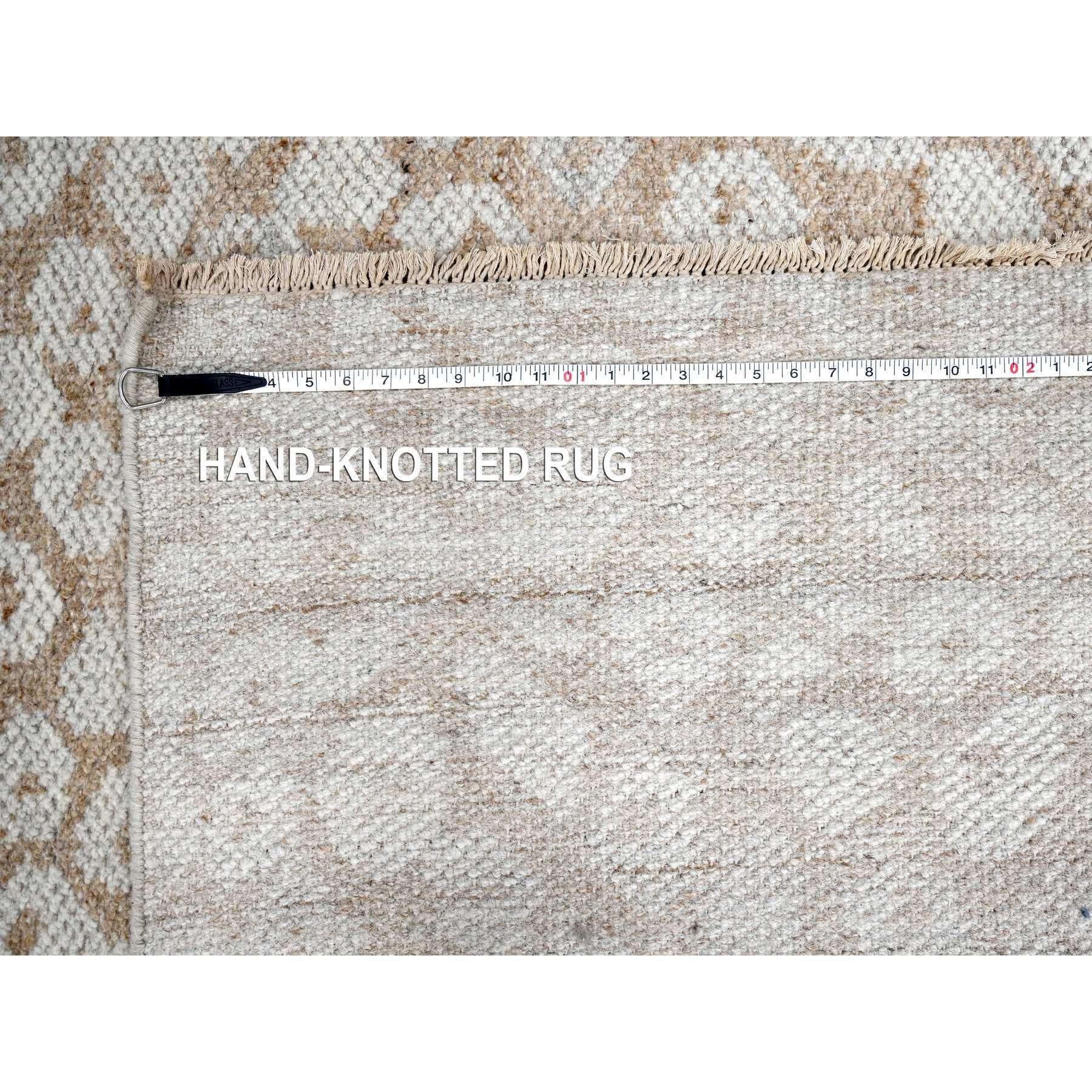 9'x12'  Tapis d'Orient en laine naturelle cropped thin Almond Brown, noué à la main en vente 3