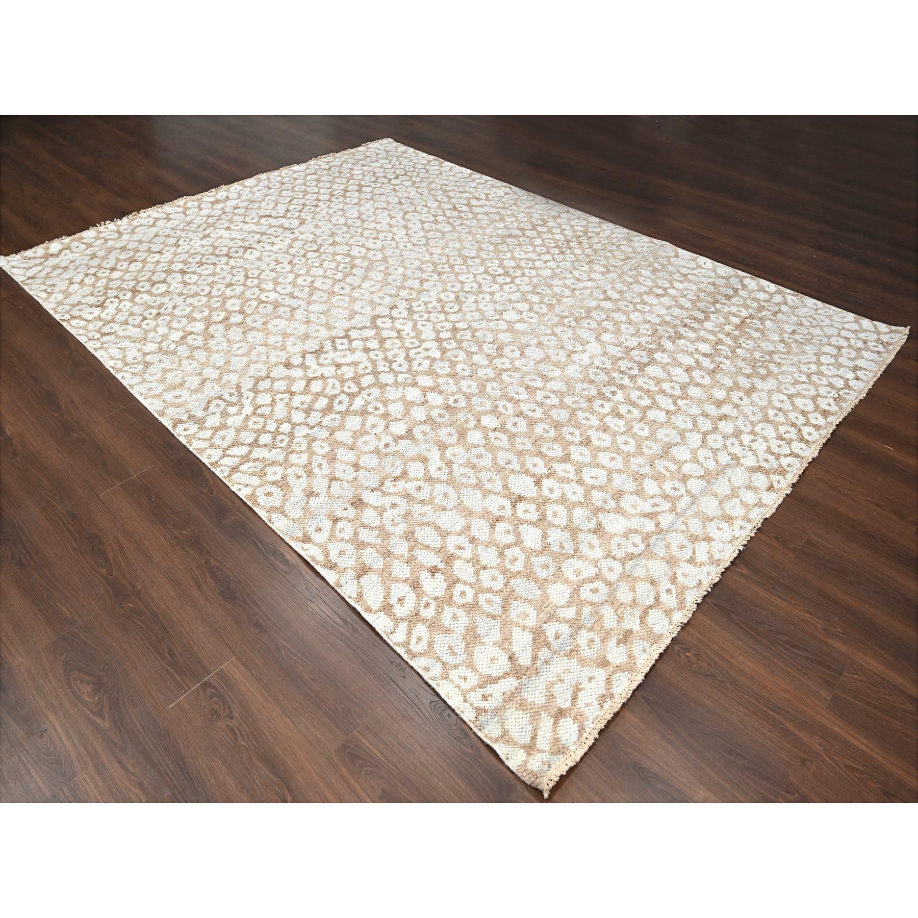 Moderne 9'x12'  Tapis d'Orient en laine naturelle cropped thin Almond Brown, noué à la main en vente