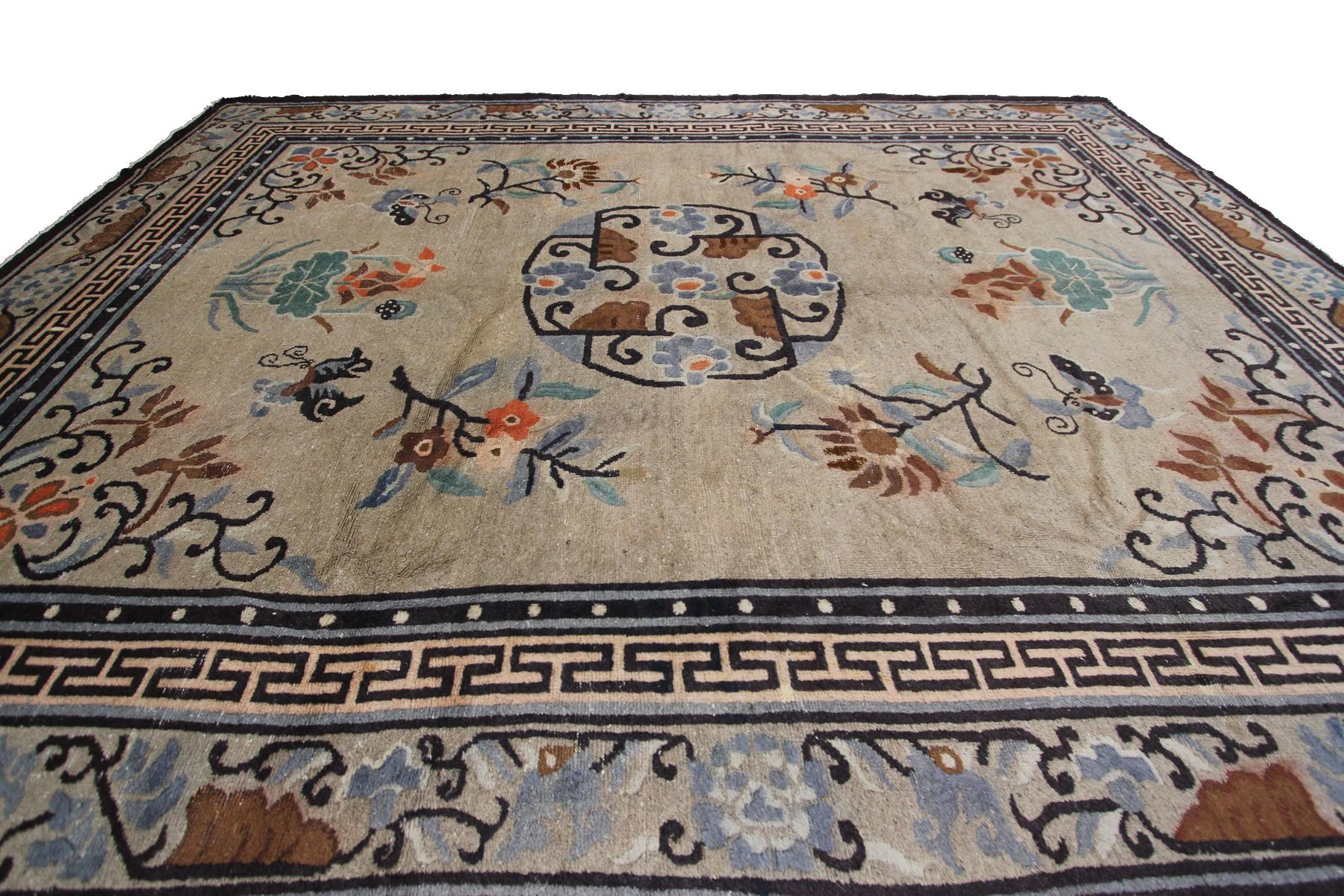 Hand-Knotted Antique Chinese Peking Rug Antique Chinese Art Deco Ningxia Qing Dynasty For Sale
