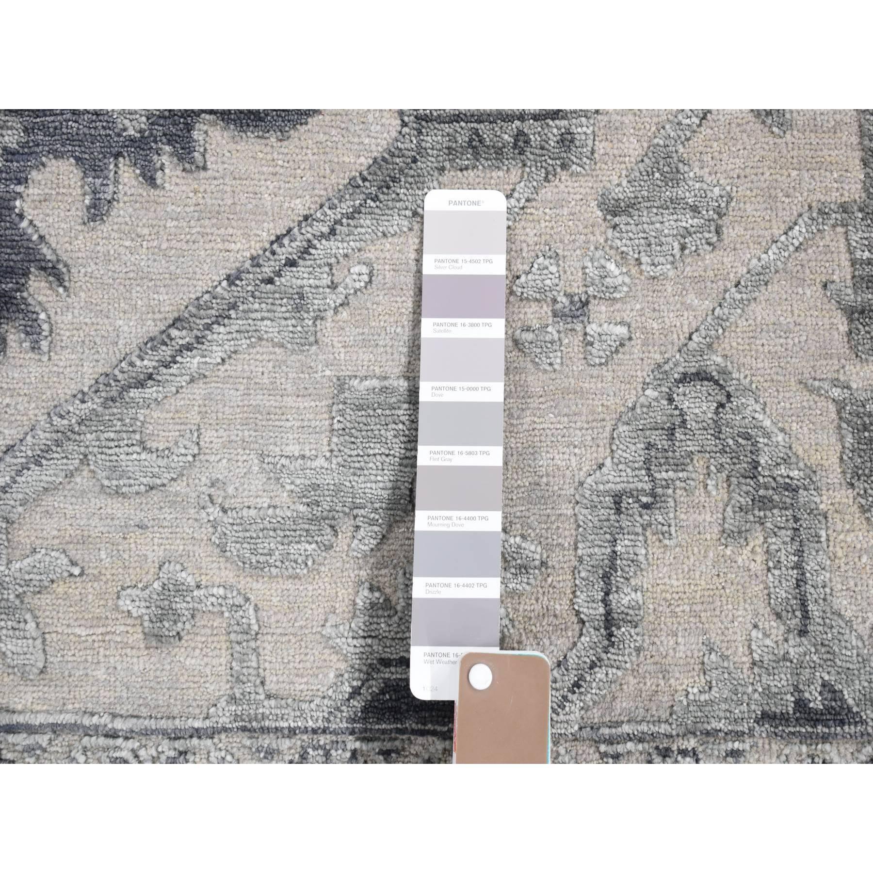 XXIe siècle et contemporain 9'x12' Ash Grey Heriz Design Wool and Silk Hand Knotsted Oriental Rug (tapis oriental en laine et soie nouée à la main) en vente