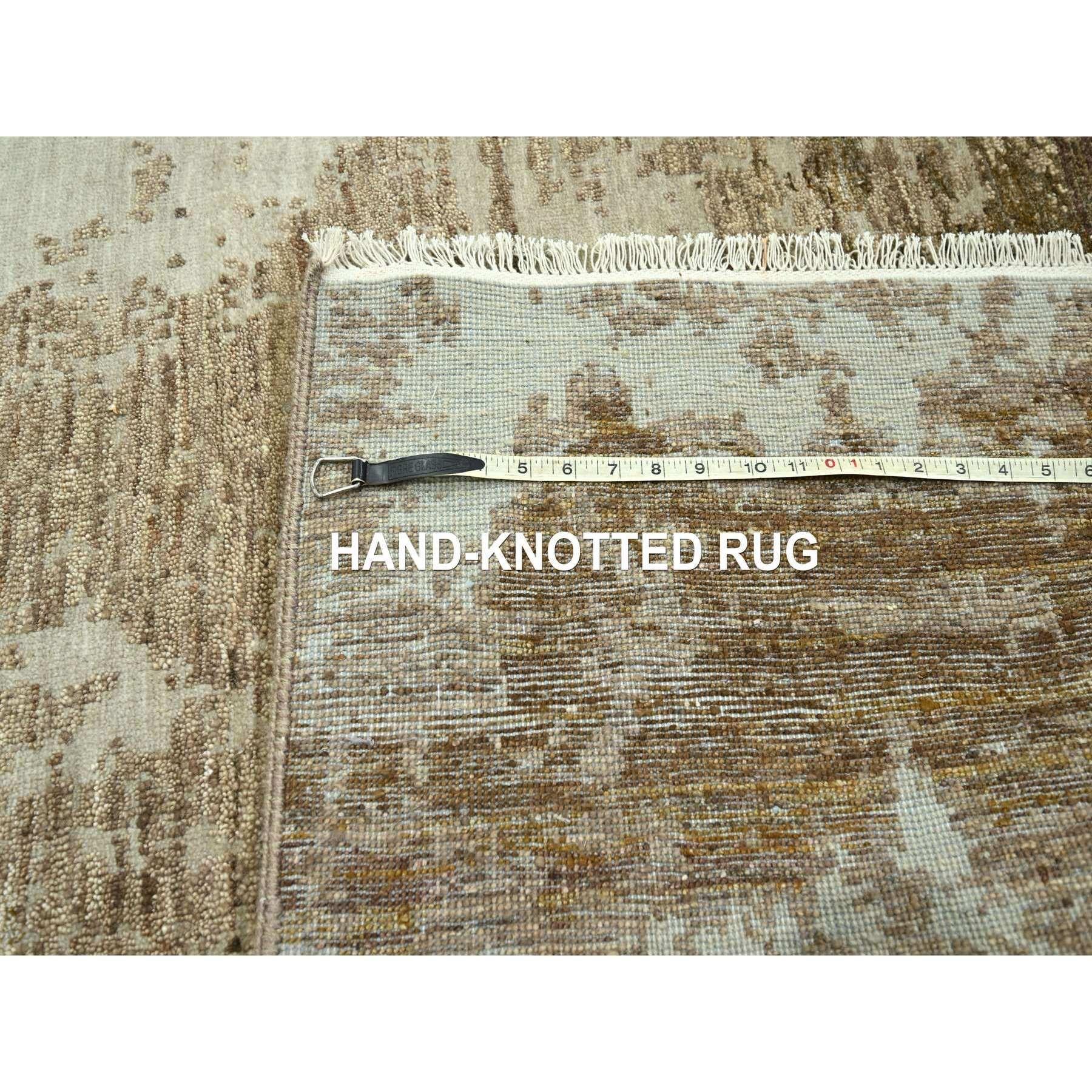 Tappeto 9'x12' Beige e Marrone dal design astratto moderno in lana e seta annodato a mano in vendita 3
