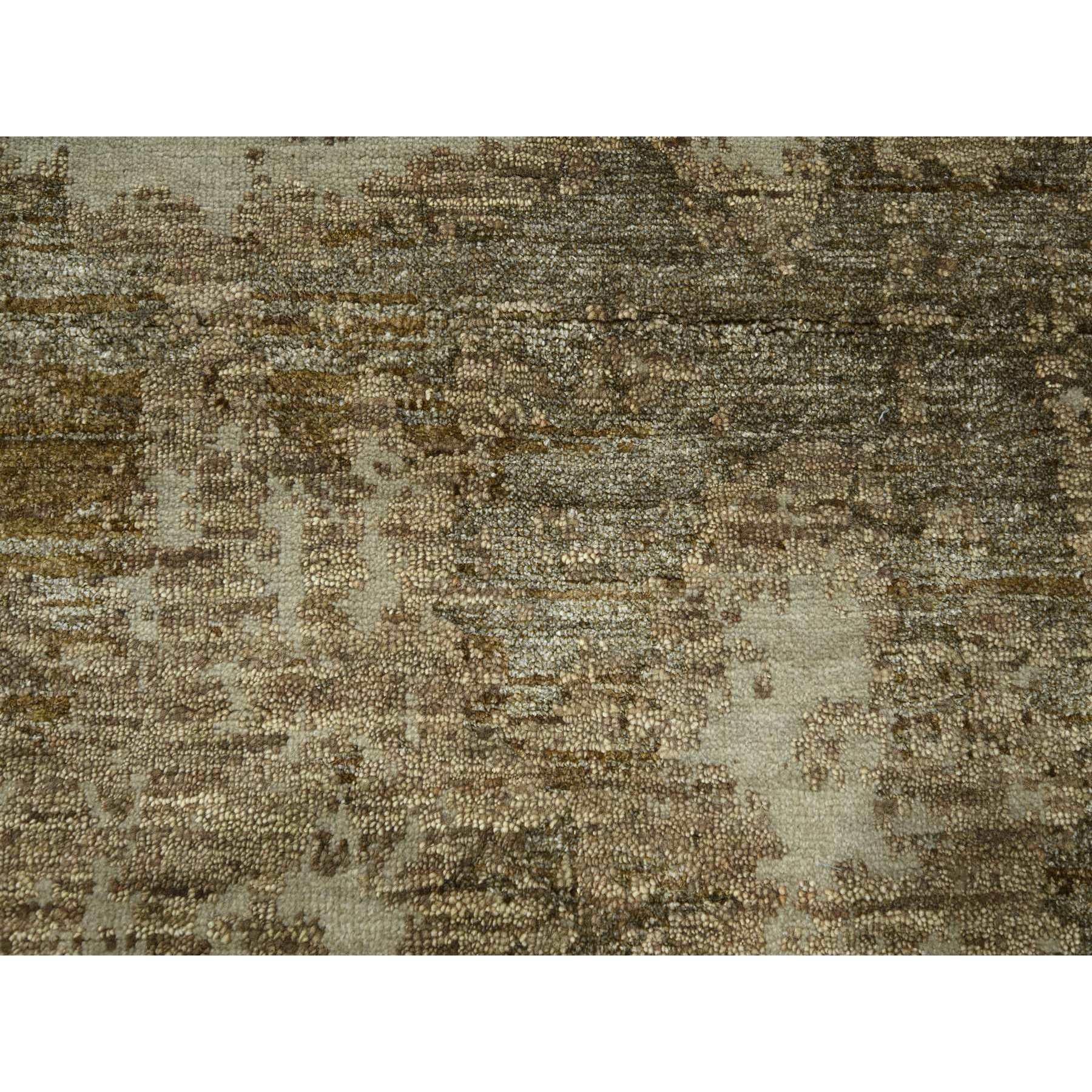 Lana Tappeto 9'x12' Beige e Marrone dal design astratto moderno in lana e seta annodato a mano in vendita