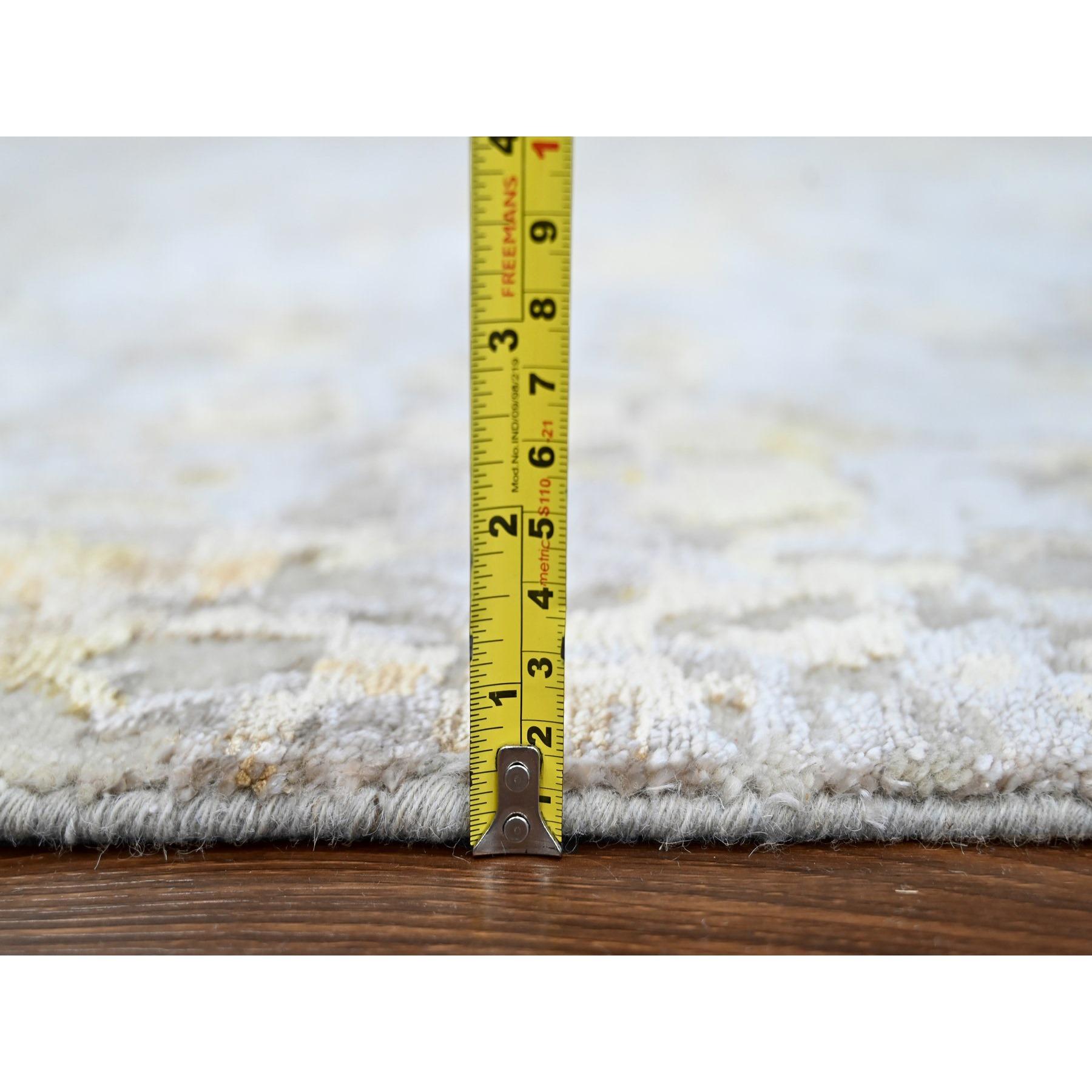 9'x12' Beige mit Gold, abstraktes Design, Wolle und Seide, handgeknüpfter Teppich im Angebot 3
