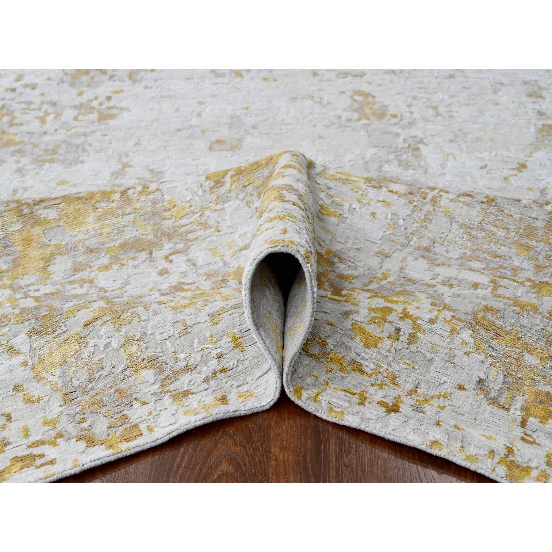 9'x12' Beige mit Gold, abstraktes Design, Wolle und Seide, handgeknüpfter Teppich (Handgeknüpft) im Angebot
